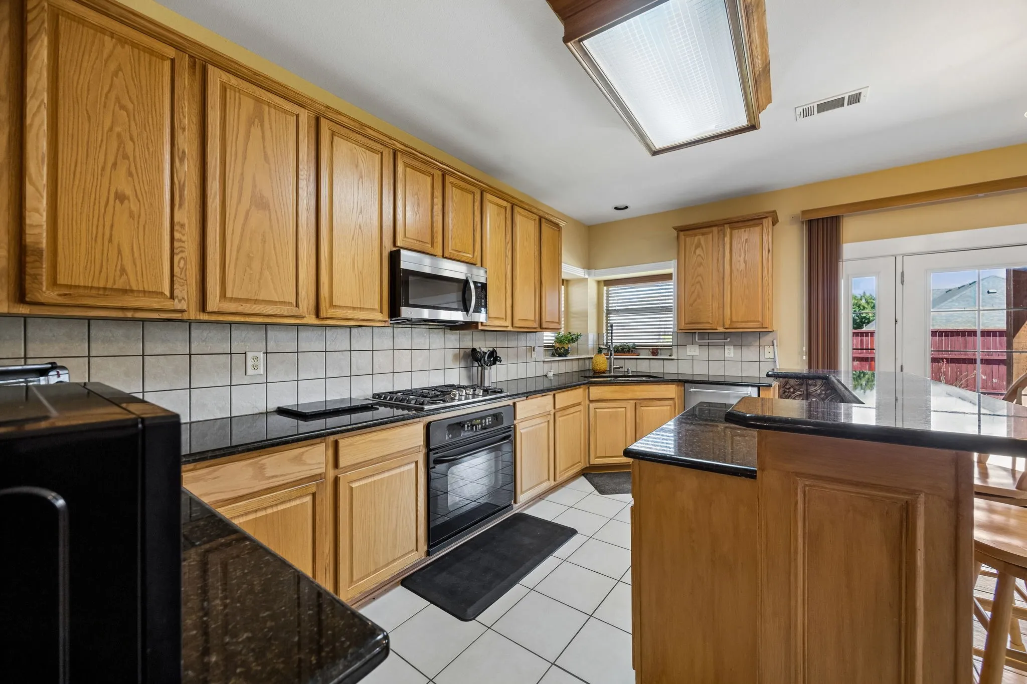 Single Family Residence For Sale in Collin County , 608 Saddlehorn Drive, Mc Kinney, Texas 75071, 4 Bedroom, 4 Bathroom, 2 Garage spaces, 3,394 Sqft, built in 2005, mls#21384421, Real Estate Agent in Mc Kinney, Homes For Sale in Collin county, Homes For Sale in Mc Kinney, Realtor in Mc Kinney Texas, Real Estate Brokerage Independent Realty Texas, Luminita Cordes Realtor