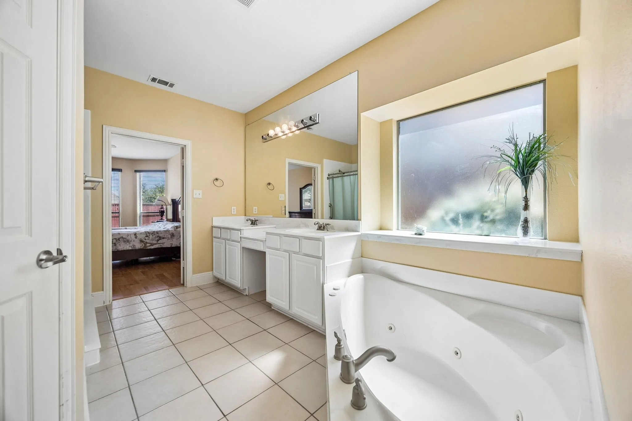 Single Family Residence For Sale in Collin County , 608 Saddlehorn Drive, Mc Kinney, Texas 75071, 4 Bedroom, 4 Bathroom, 2 Garage spaces, 3,394 Sqft, built in 2005, mls#21384421, Real Estate Agent in Mc Kinney, Homes For Sale in Collin county, Homes For Sale in Mc Kinney, Realtor in Mc Kinney Texas, Real Estate Brokerage Independent Realty Texas, Luminita Cordes Realtor