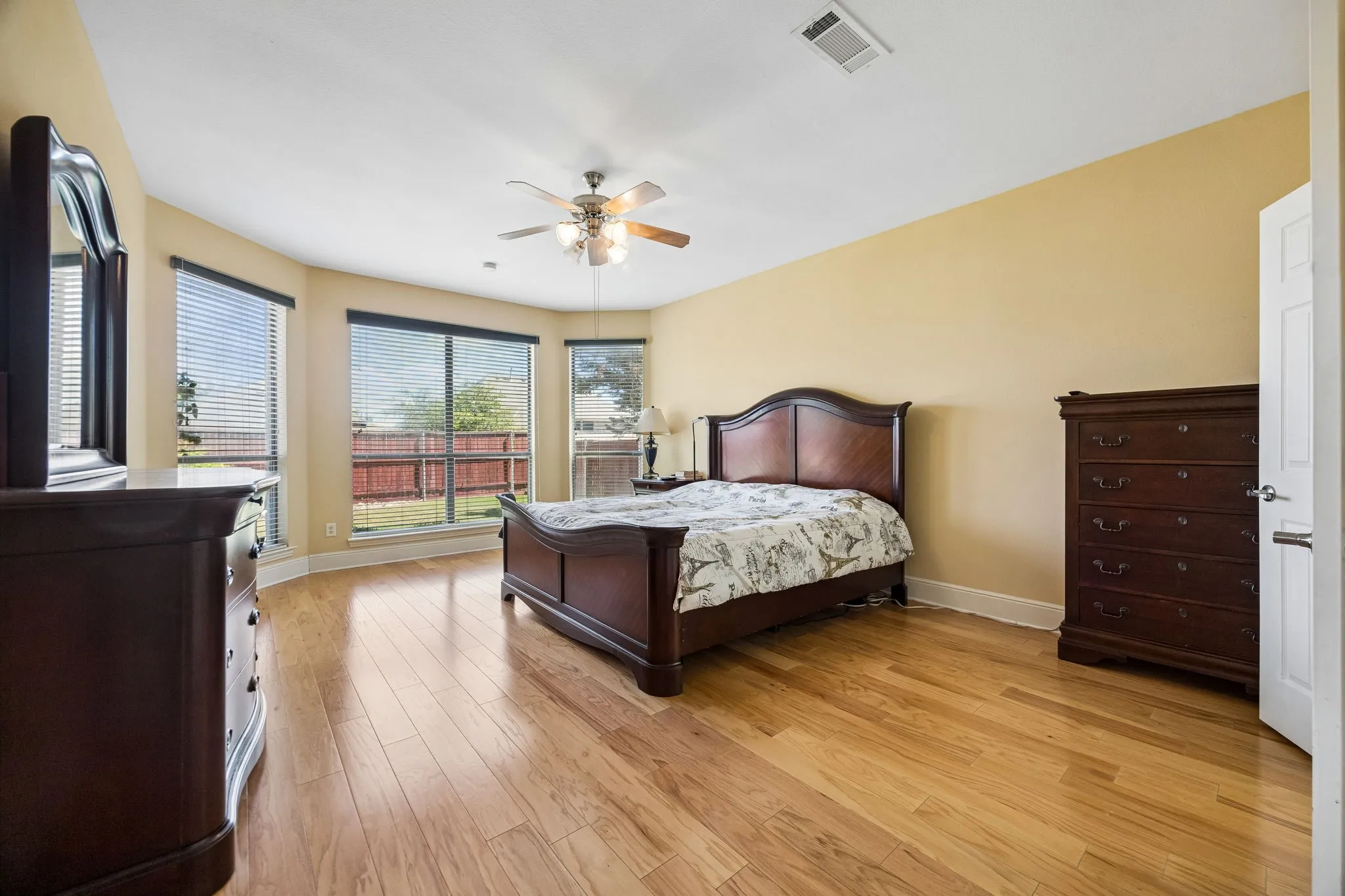 Single Family Residence For Sale in Collin County , 608 Saddlehorn Drive, Mc Kinney, Texas 75071, 4 Bedroom, 4 Bathroom, 2 Garage spaces, 3,394 Sqft, built in 2005, mls#21384421, Real Estate Agent in Mc Kinney, Homes For Sale in Collin county, Homes For Sale in Mc Kinney, Realtor in Mc Kinney Texas, Real Estate Brokerage Independent Realty Texas, Luminita Cordes Realtor