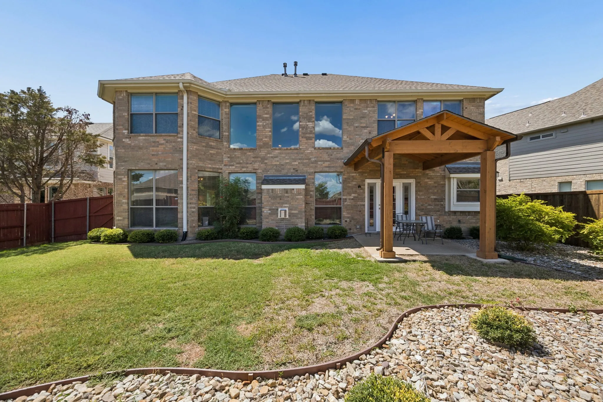 Single Family Residence For Sale in Collin County , 608 Saddlehorn Drive, Mc Kinney, Texas 75071, 4 Bedroom, 4 Bathroom, 2 Garage spaces, 3,394 Sqft, built in 2005, mls#21384421, Real Estate Agent in Mc Kinney, Homes For Sale in Collin county, Homes For Sale in Mc Kinney, Realtor in Mc Kinney Texas, Real Estate Brokerage Independent Realty Texas, Luminita Cordes Realtor
