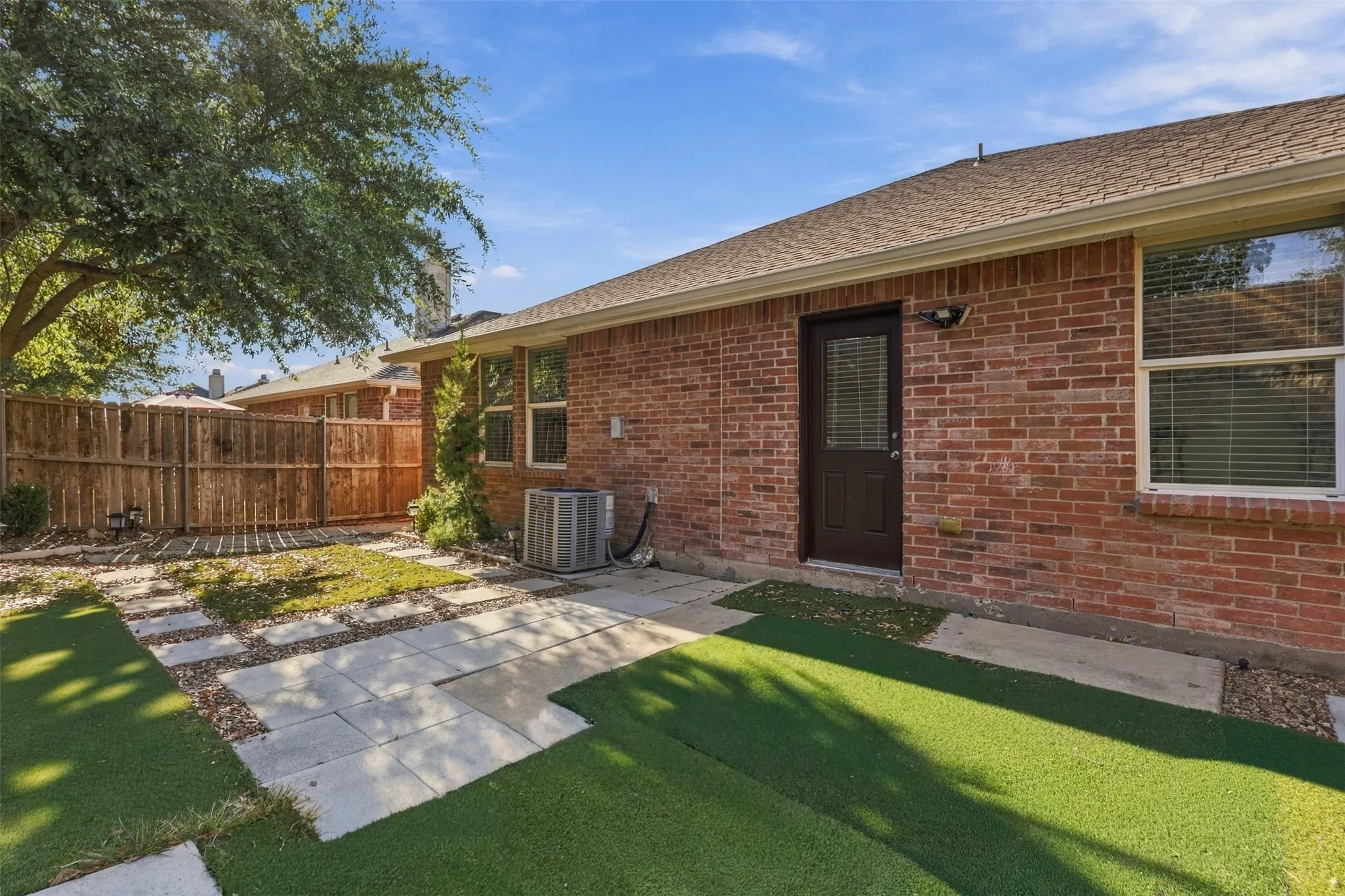 Single Family Residence For Rent in Collin County , 9582 Rosedale Drive, Frisco, Texas 75035, 4 Bedroom, 2 Bathroom, 2 Garage spaces, 2,064 Sqft, built in 2005, mls#21380481, Real Estate Agent in Frisco, Homes For Rent in Collin county, Homes For Rent in Frisco, Realtor in Frisco Texas, Real Estate Brokerage Independent Realty Texas, Luminita Cordes Realtor