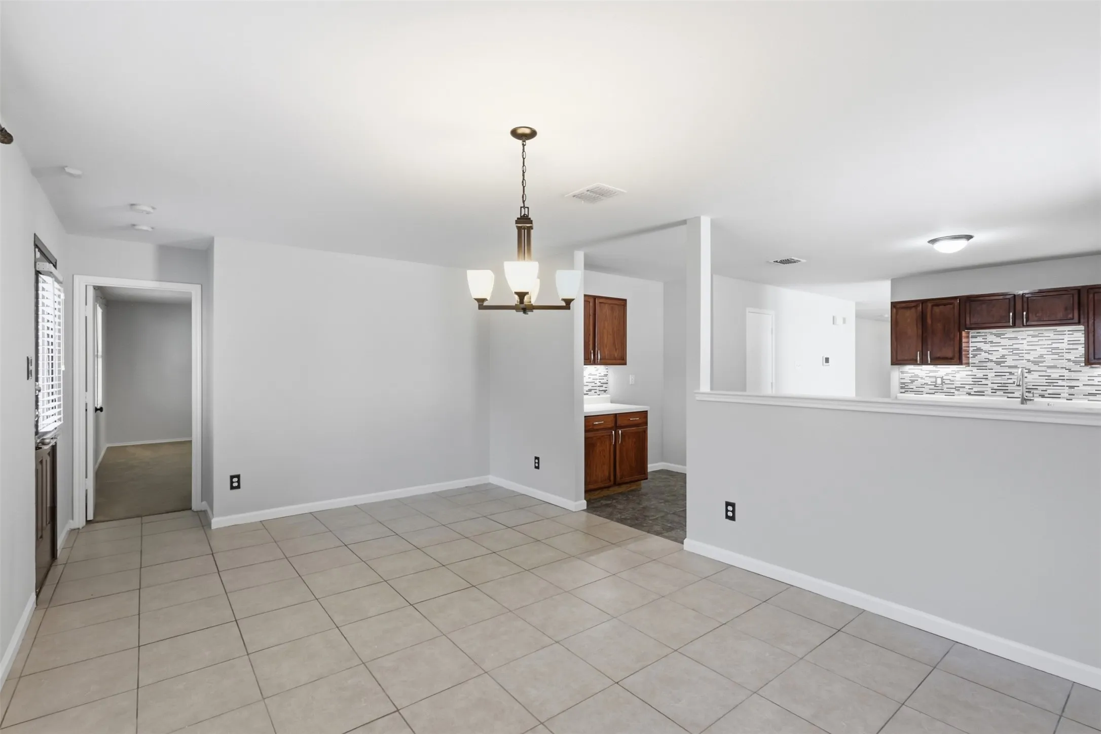 Single Family Residence For Rent in Collin County , 9582 Rosedale Drive, Frisco, Texas 75035, 4 Bedroom, 2 Bathroom, 2 Garage spaces, 2,064 Sqft, built in 2005, mls#21380481, Real Estate Agent in Frisco, Homes For Rent in Collin county, Homes For Rent in Frisco, Realtor in Frisco Texas, Real Estate Brokerage Independent Realty Texas, Luminita Cordes Realtor