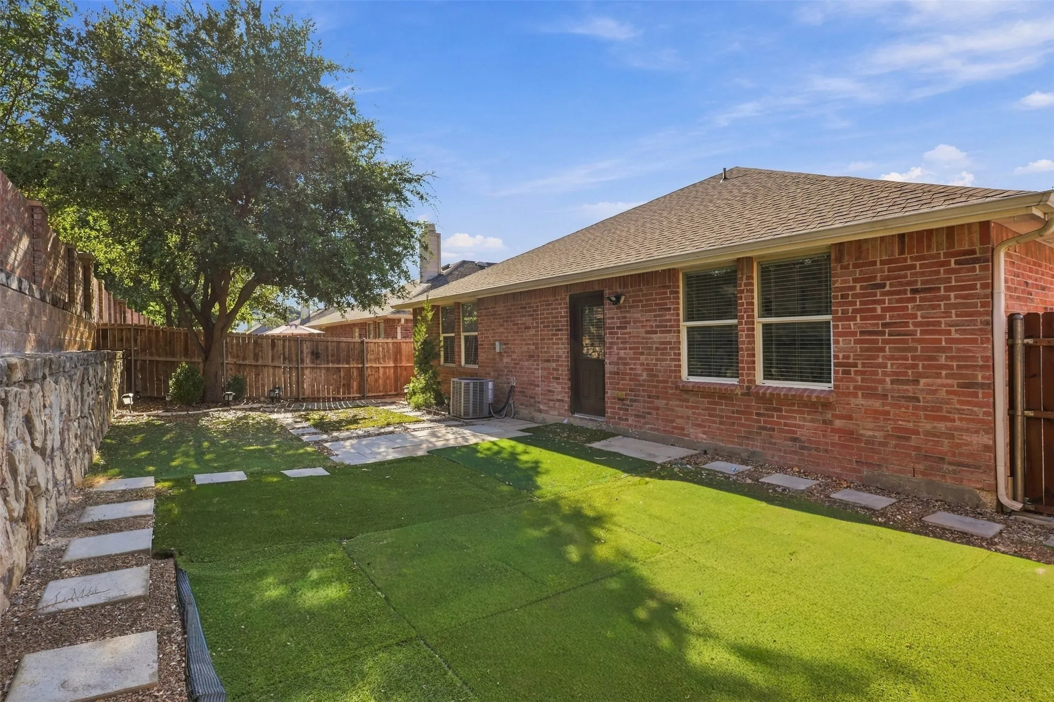 Single Family Residence For Rent in Collin County , 9582 Rosedale Drive, Frisco, Texas 75035, 4 Bedroom, 2 Bathroom, 2 Garage spaces, 2,064 Sqft, built in 2005, mls#21380481, Real Estate Agent in Frisco, Homes For Rent in Collin county, Homes For Rent in Frisco, Realtor in Frisco Texas, Real Estate Brokerage Independent Realty Texas, Luminita Cordes Realtor