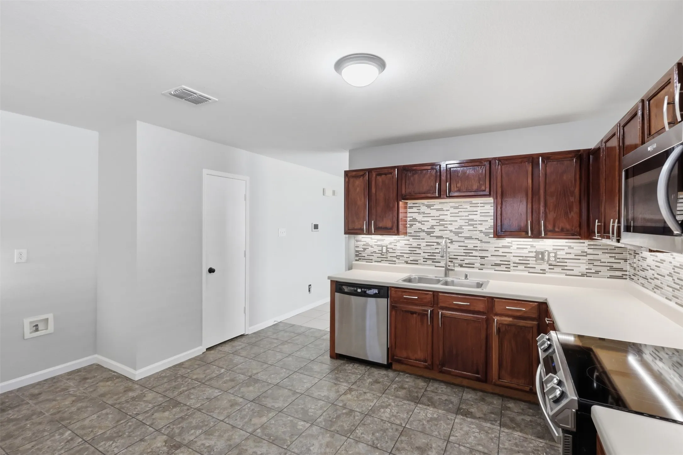 Single Family Residence For Rent in Collin County , 9582 Rosedale Drive, Frisco, Texas 75035, 4 Bedroom, 2 Bathroom, 2 Garage spaces, 2,064 Sqft, built in 2005, mls#21380481, Real Estate Agent in Frisco, Homes For Rent in Collin county, Homes For Rent in Frisco, Realtor in Frisco Texas, Real Estate Brokerage Independent Realty Texas, Luminita Cordes Realtor