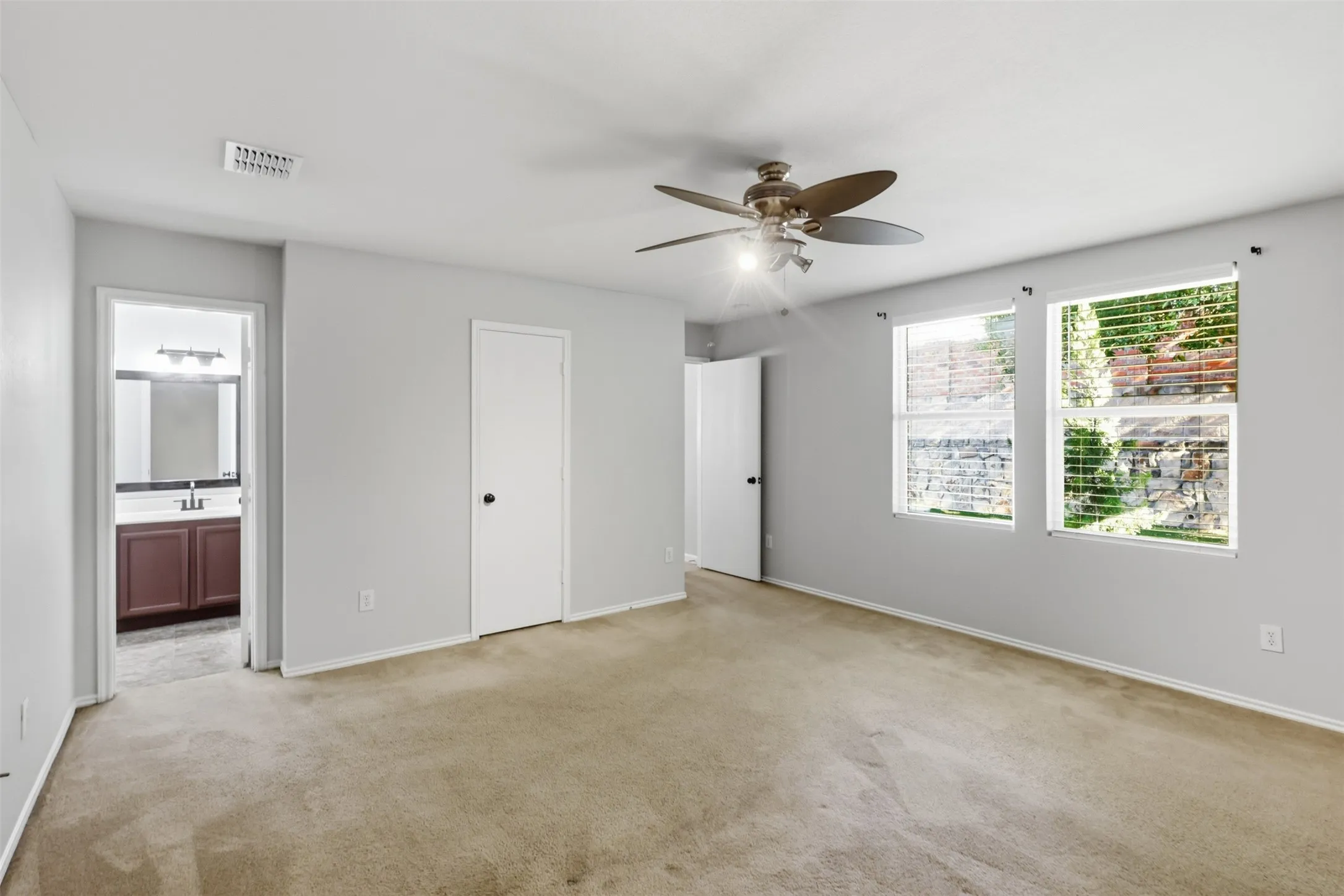 Single Family Residence For Rent in Collin County , 9582 Rosedale Drive, Frisco, Texas 75035, 4 Bedroom, 2 Bathroom, 2 Garage spaces, 2,064 Sqft, built in 2005, mls#21380481, Real Estate Agent in Frisco, Homes For Rent in Collin county, Homes For Rent in Frisco, Realtor in Frisco Texas, Real Estate Brokerage Independent Realty Texas, Luminita Cordes Realtor