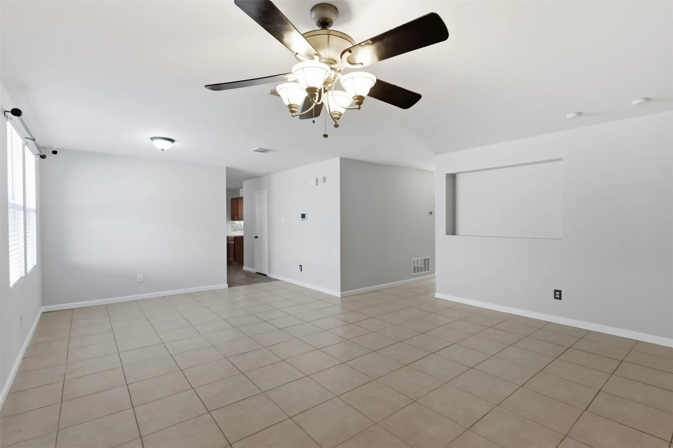 Single Family Residence For Rent in Collin County , 9582 Rosedale Drive, Frisco, Texas 75035, 4 Bedroom, 2 Bathroom, 2 Garage spaces, 2,064 Sqft, built in 2005, mls#21380481, Real Estate Agent in Frisco, Homes For Rent in Collin county, Homes For Rent in Frisco, Realtor in Frisco Texas, Real Estate Brokerage Independent Realty Texas, Luminita Cordes Realtor