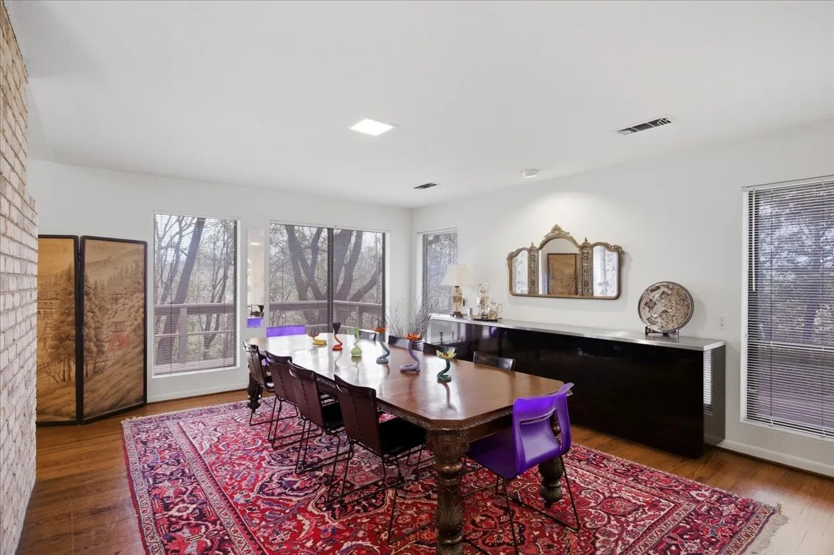 Single Family Residence For Sale in Tarrant County , 2001 Deepdale Drive, Westover Hills, Texas 76107, 3 Bedroom, 3 Bathroom, 2 Garage spaces, 3,024 Sqft, built in 1976, mls#21381645, Real Estate Agent in Westover Hills, Homes For Sale in Tarrant county, Homes For Sale in Westover Hills, Realtor in Westover Hills Texas, Real Estate Brokerage Independent Realty Texas, Luminita Cordes Realtor