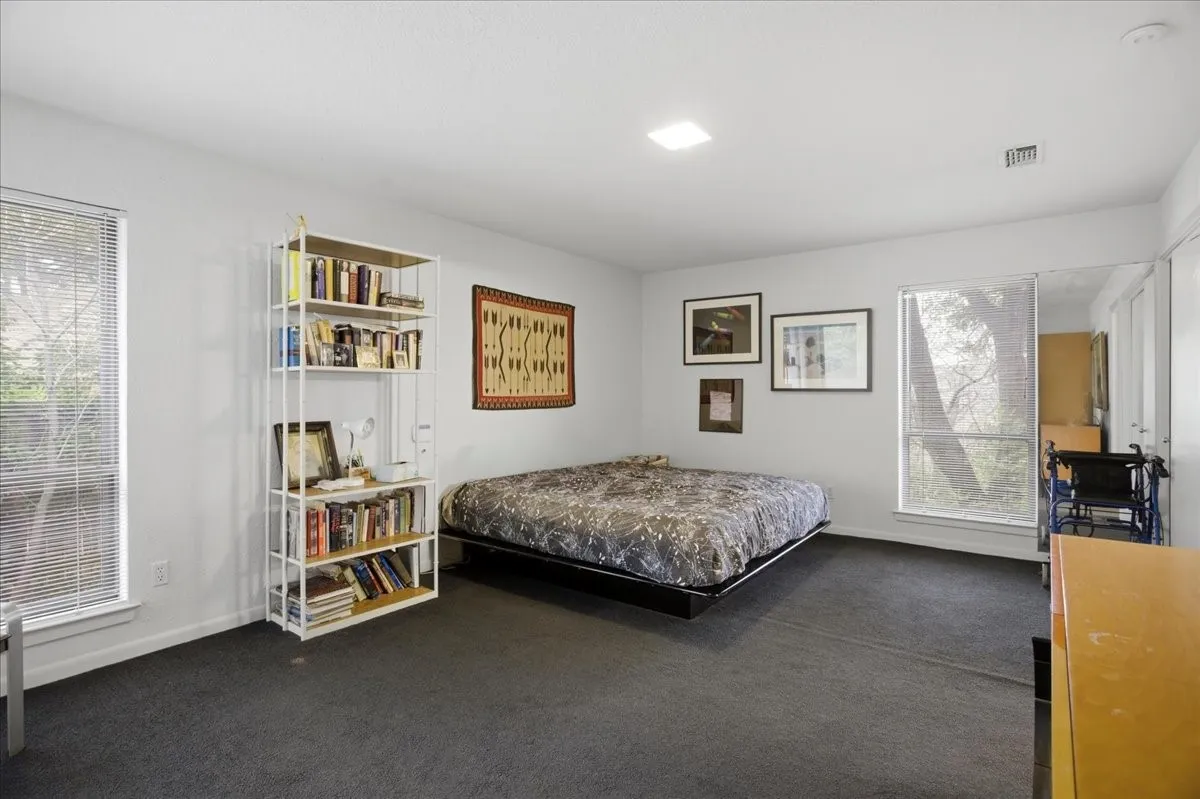 Single Family Residence For Sale in Tarrant County , 2001 Deepdale Drive, Westover Hills, Texas 76107, 3 Bedroom, 3 Bathroom, 2 Garage spaces, 3,024 Sqft, built in 1976, mls#21381645, Real Estate Agent in Westover Hills, Homes For Sale in Tarrant county, Homes For Sale in Westover Hills, Realtor in Westover Hills Texas, Real Estate Brokerage Independent Realty Texas, Luminita Cordes Realtor