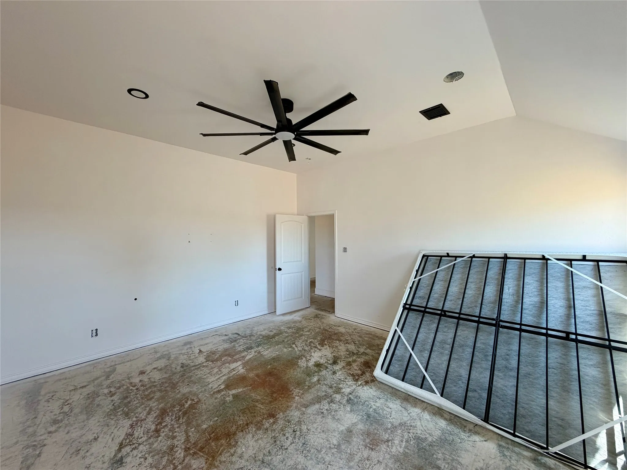 Single Family Residence For Sale in Cooke County , 315 County Road 365, Gainesville, Texas 76240, 4 Bedroom, 4 Bathroom, Garage spaces, 2,380 Sqft, built in 2017, mls#21384250, Real Estate Agent in Gainesville, Homes For Sale in Cooke county, Homes For Sale in Gainesville, Realtor in Gainesville Texas, Real Estate Brokerage Independent Realty Texas, Luminita Cordes Realtor