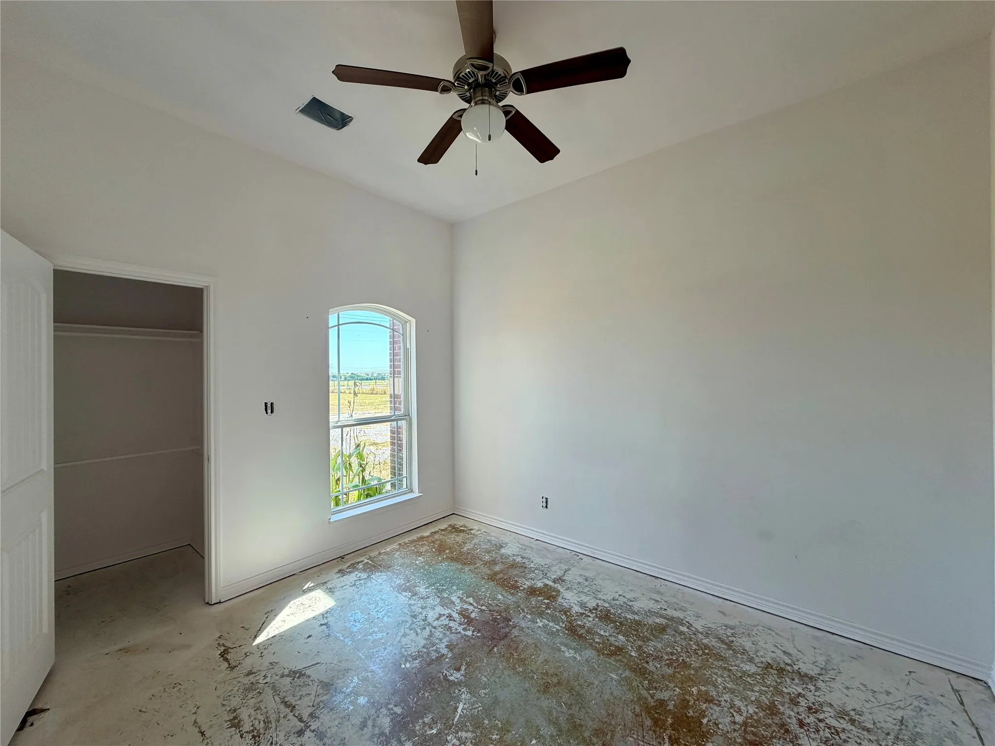 Single Family Residence For Sale in Cooke County , 315 County Road 365, Gainesville, Texas 76240, 4 Bedroom, 4 Bathroom, Garage spaces, 2,380 Sqft, built in 2017, mls#21384250, Real Estate Agent in Gainesville, Homes For Sale in Cooke county, Homes For Sale in Gainesville, Realtor in Gainesville Texas, Real Estate Brokerage Independent Realty Texas, Luminita Cordes Realtor