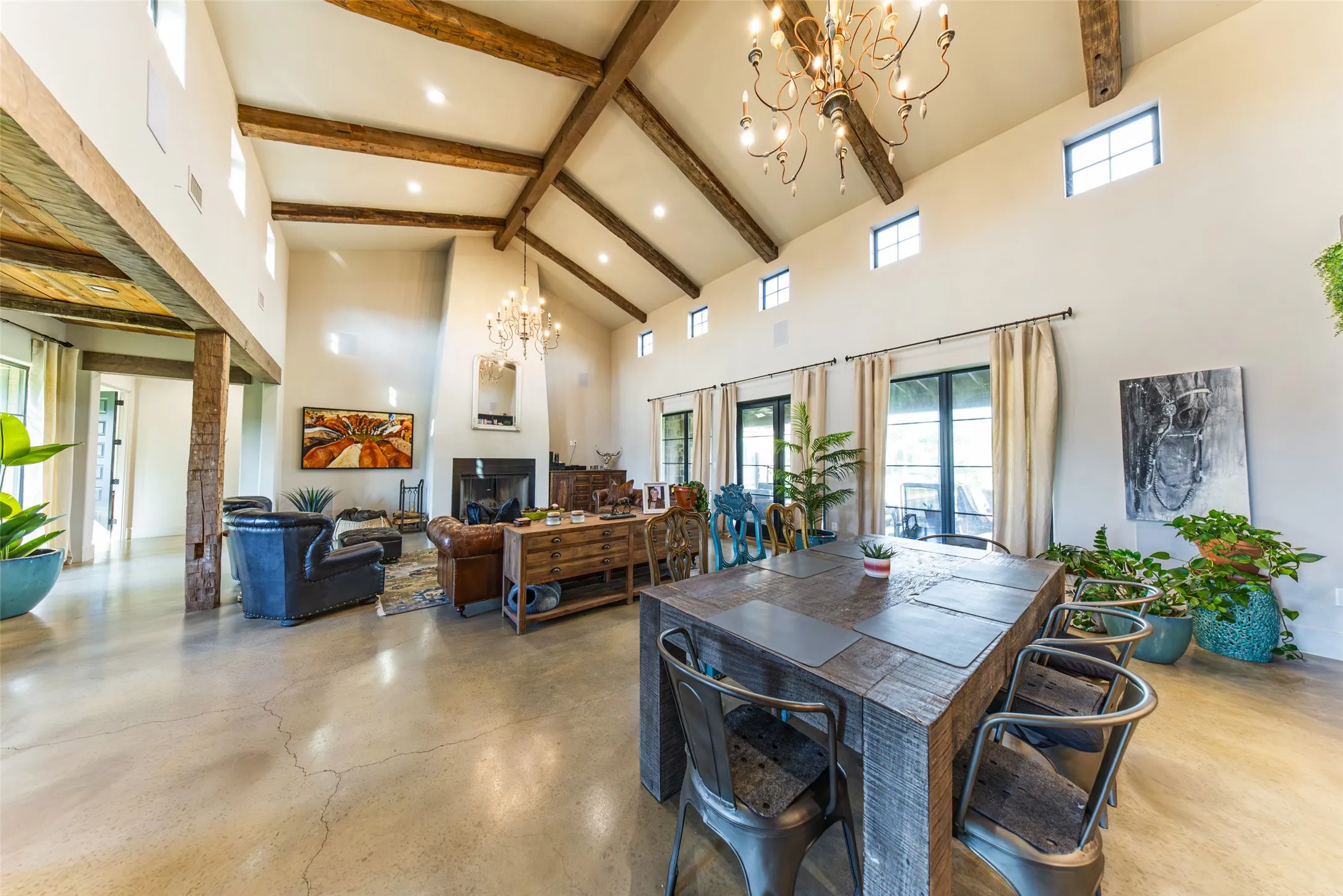 Single Family Residence For Sale in Johnson County , 9050 County Road 519, Alvarado, Texas 76009, 3 Bedroom, 3 Bathroom, 2 Garage spaces, 4,171 Sqft, built in 2022, mls#21384451, Real Estate Agent in Alvarado, Homes For Sale in Johnson county, Homes For Sale in Alvarado, Realtor in Alvarado Texas, Real Estate Brokerage Independent Realty Texas, Luminita Cordes Realtor