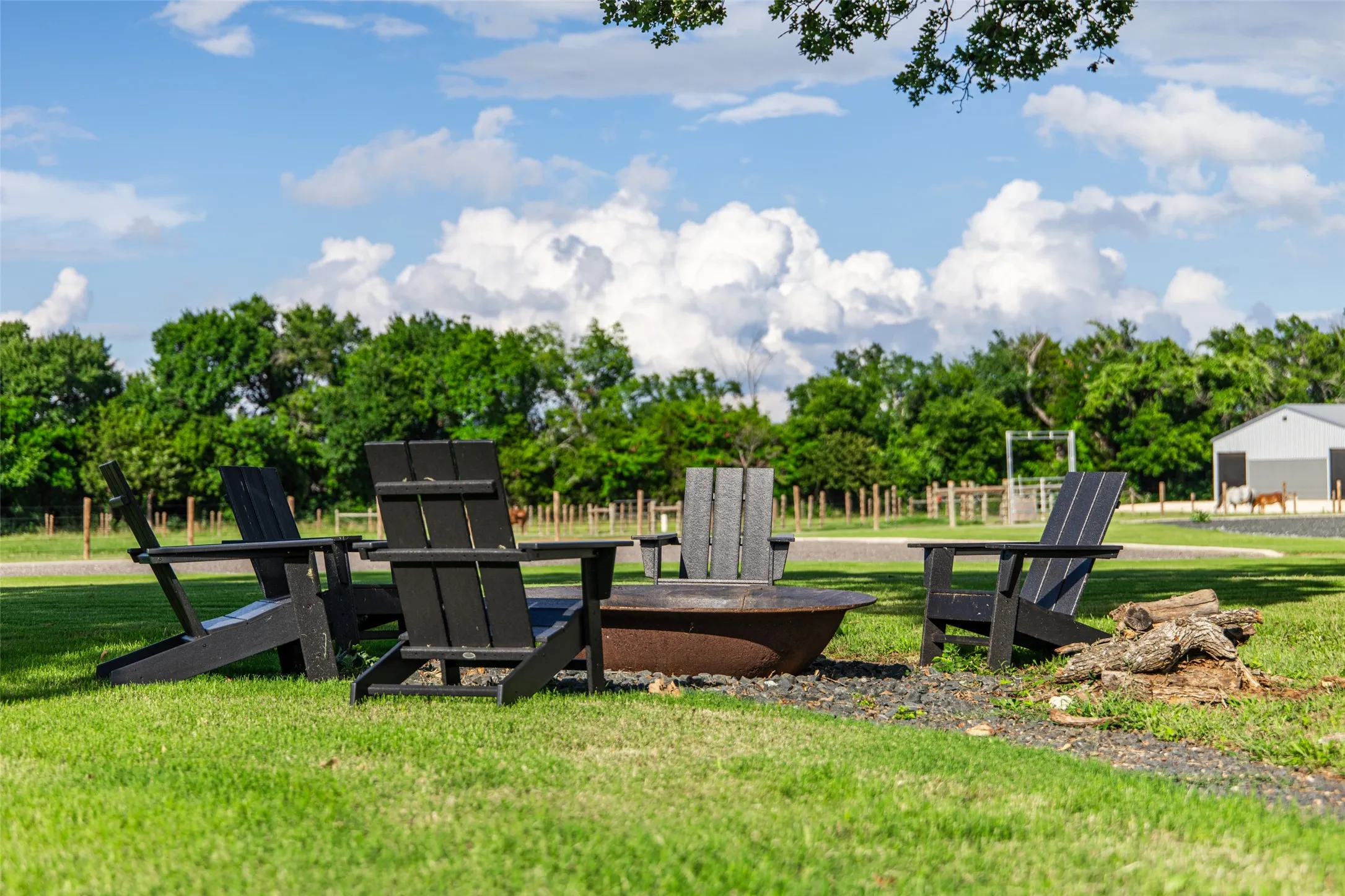 Single Family Residence For Sale in Johnson County , 9050 County Road 519, Alvarado, Texas 76009, 3 Bedroom, 3 Bathroom, 2 Garage spaces, 4,171 Sqft, built in 2022, mls#21384451, Real Estate Agent in Alvarado, Homes For Sale in Johnson county, Homes For Sale in Alvarado, Realtor in Alvarado Texas, Real Estate Brokerage Independent Realty Texas, Luminita Cordes Realtor