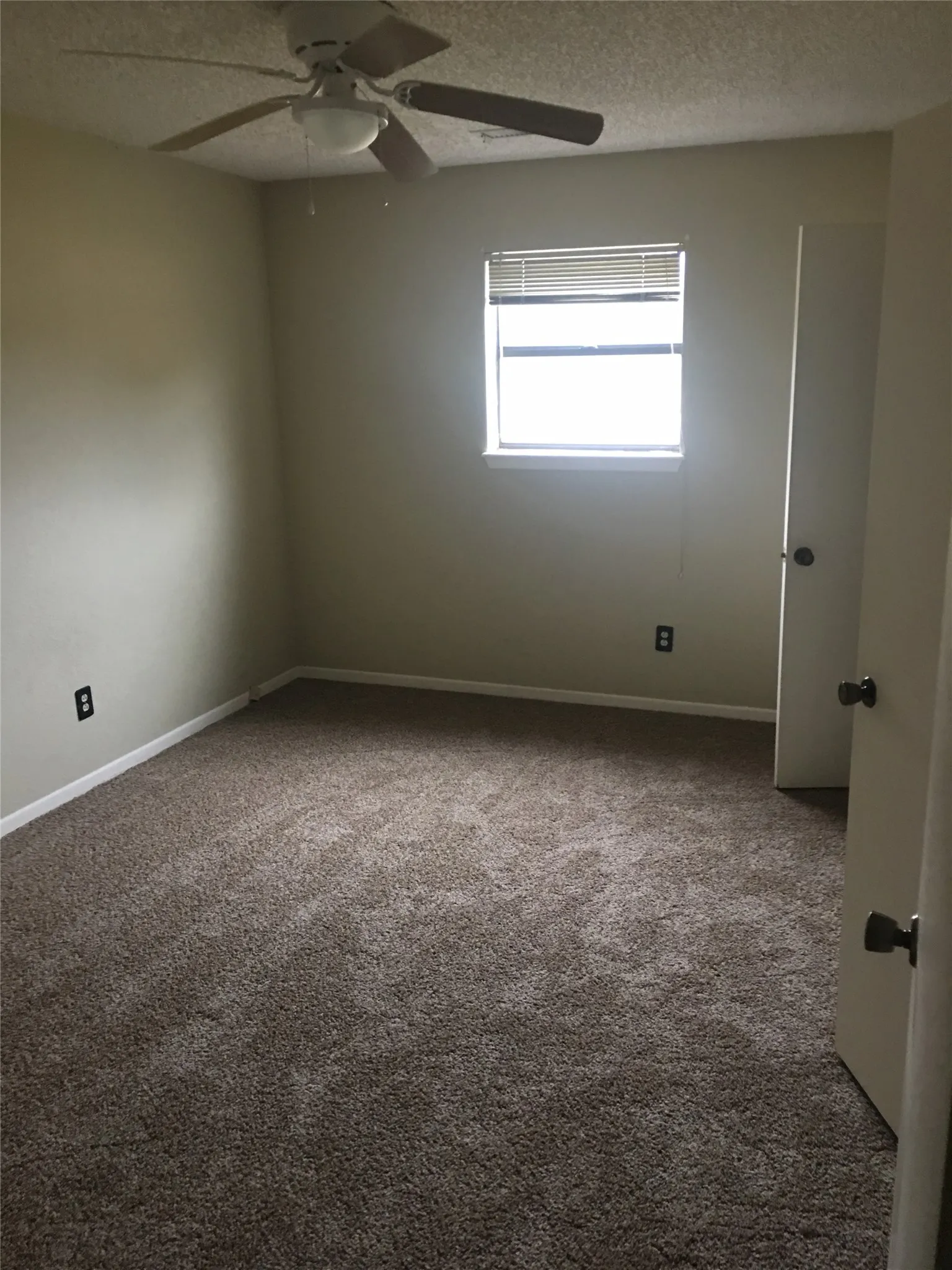Duplex For Rent in Taylor County , 590 SCOTLAND Court, Abilene, Texas 79601, 2 Bedroom, 2 Bathroom, 1 Garage spaces, 1,082 Sqft, built in 1983, mls#21384463, Real Estate Agent in Abilene, Homes For Rent in Taylor county, Homes For Rent in Abilene, Realtor in Abilene Texas, Real Estate Brokerage Independent Realty Texas, Luminita Cordes Realtor