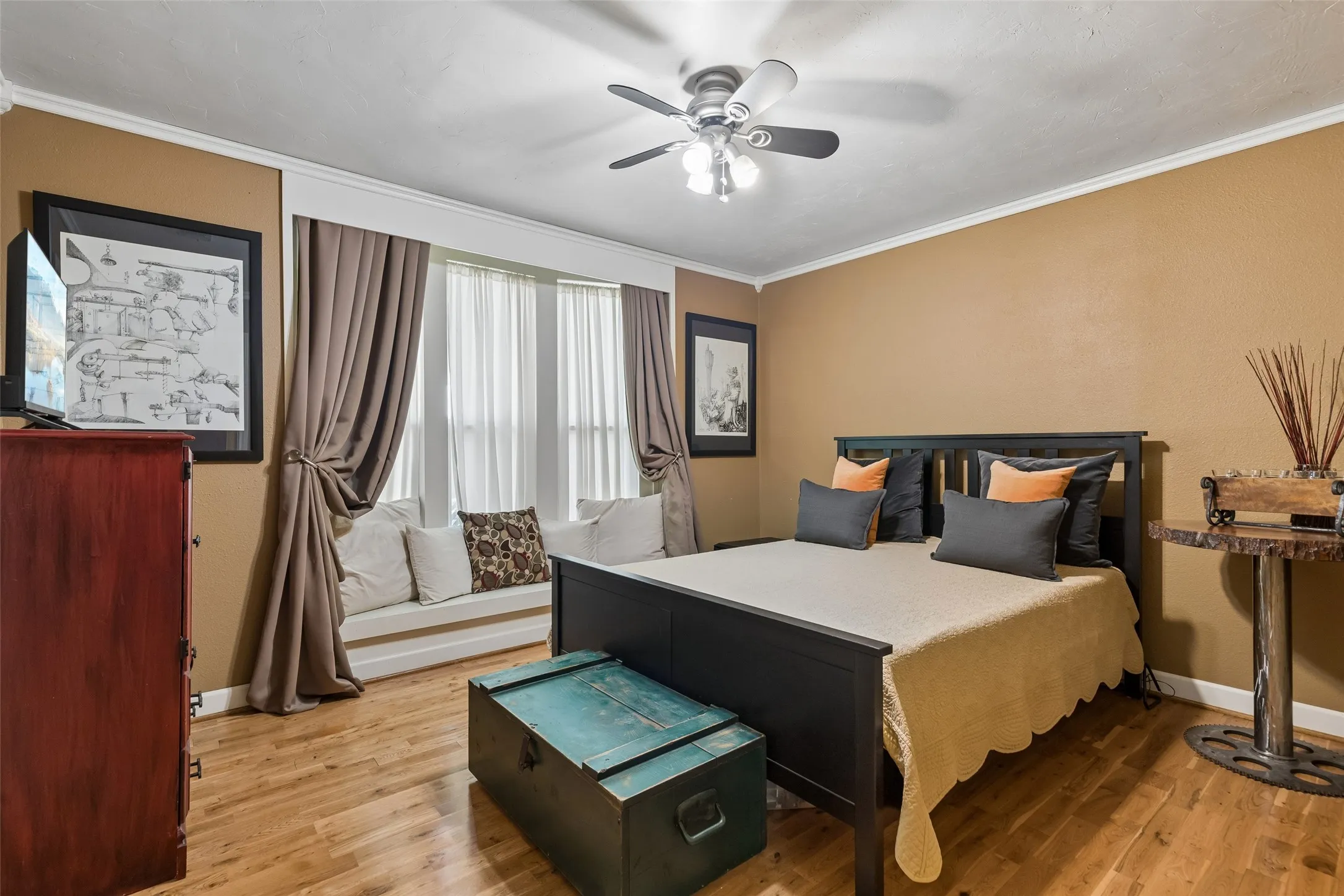 Single Family Residence For Sale in Dallas County , 13121 Halwin Circle, Dallas, Texas 75243, 3 Bedroom, 3 Bathroom, 2 Garage spaces, 2,581 Sqft, built in 1978, mls#21381118, Real Estate Agent in Dallas, Homes For Sale in Dallas county, Homes For Sale in Dallas, Realtor in Dallas Texas, Real Estate Brokerage Independent Realty Texas, Luminita Cordes Realtor