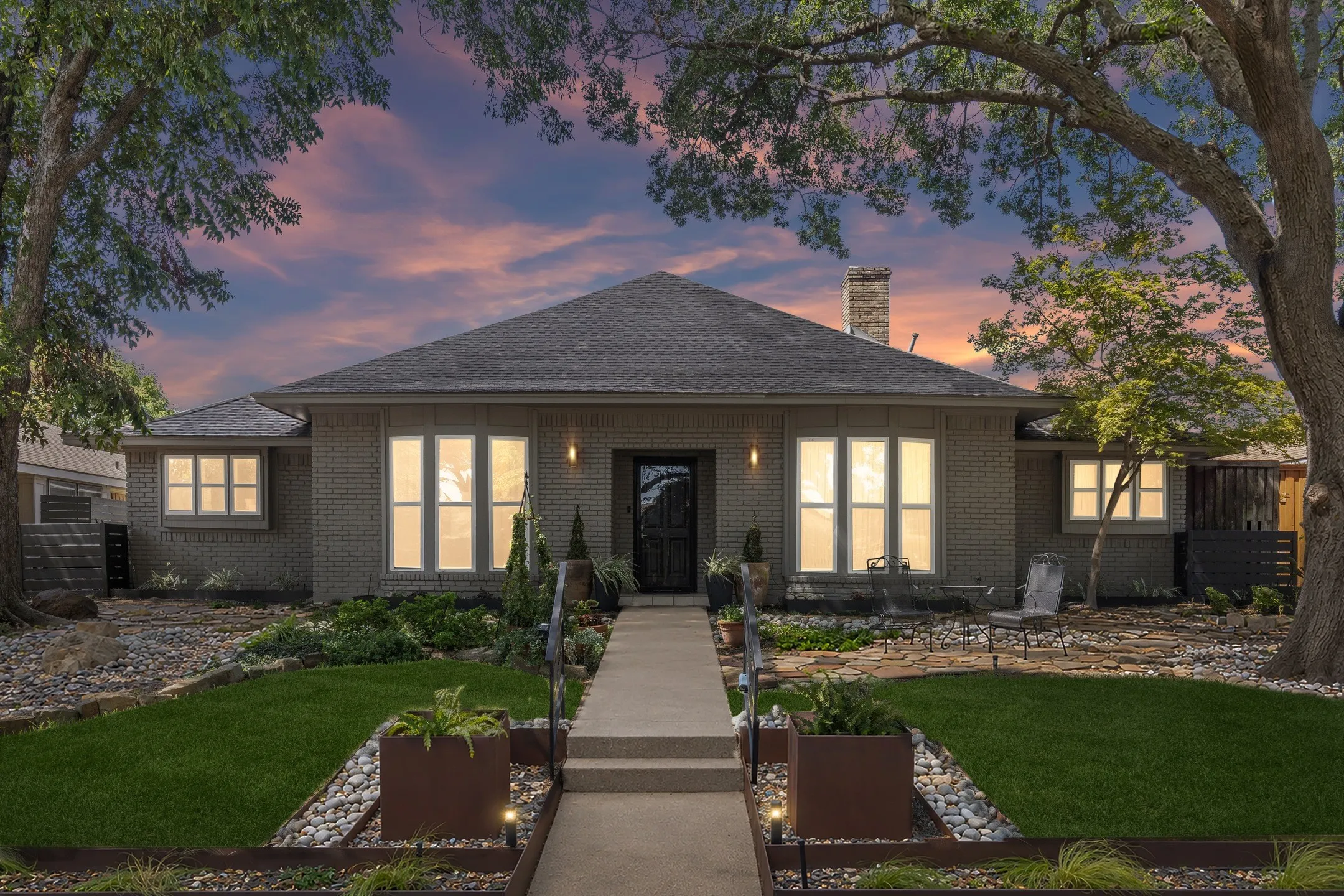 Single Family Residence For Sale in Dallas County , 13121 Halwin Circle, Dallas, Texas 75243, 3 Bedroom, 3 Bathroom, 2 Garage spaces, 2,581 Sqft, built in 1978, mls#21381118, Real Estate Agent in Dallas, Homes For Sale in Dallas county, Homes For Sale in Dallas, Realtor in Dallas Texas, Real Estate Brokerage Independent Realty Texas, Luminita Cordes Realtor