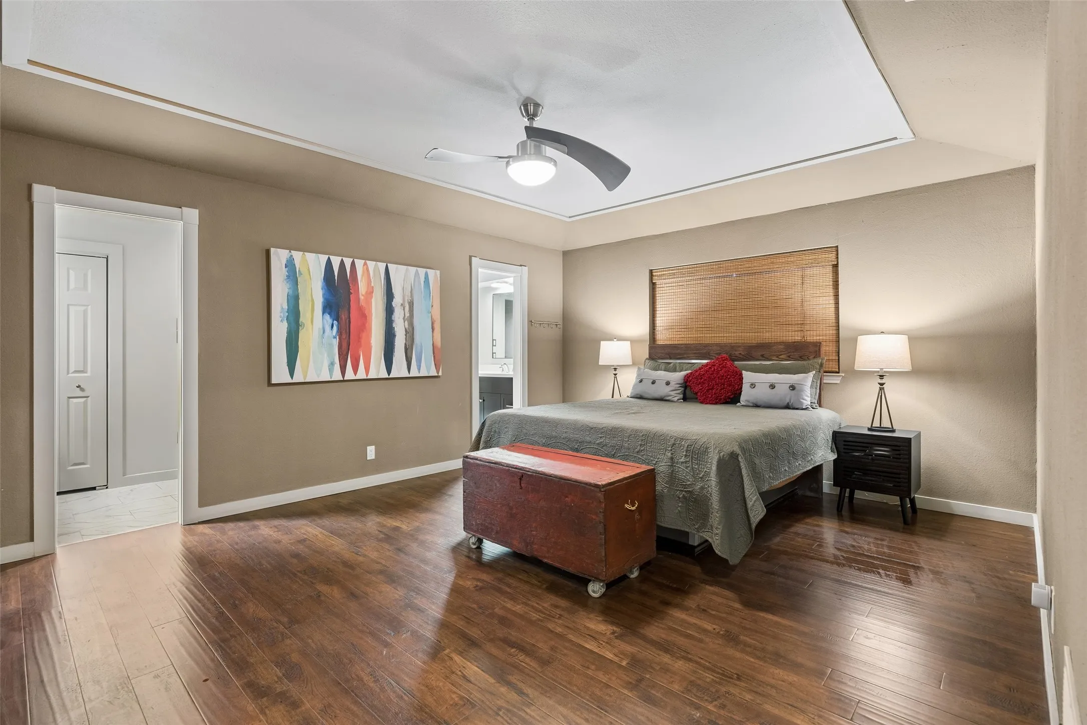 Single Family Residence For Sale in Dallas County , 13121 Halwin Circle, Dallas, Texas 75243, 3 Bedroom, 3 Bathroom, 2 Garage spaces, 2,581 Sqft, built in 1978, mls#21381118, Real Estate Agent in Dallas, Homes For Sale in Dallas county, Homes For Sale in Dallas, Realtor in Dallas Texas, Real Estate Brokerage Independent Realty Texas, Luminita Cordes Realtor