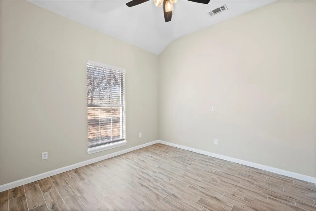 Single Family Residence For Sale in Tarrant County , 894 Tate Street, Mansfield, Texas 76063, 4 Bedroom, 4 Bathroom, 2 Garage spaces, 3,096 Sqft, built in 2002, mls#21384425, Real Estate Agent in Mansfield, Homes For Sale in Tarrant county, Homes For Sale in Mansfield, Realtor in Mansfield Texas, Real Estate Brokerage Independent Realty Texas, Luminita Cordes Realtor