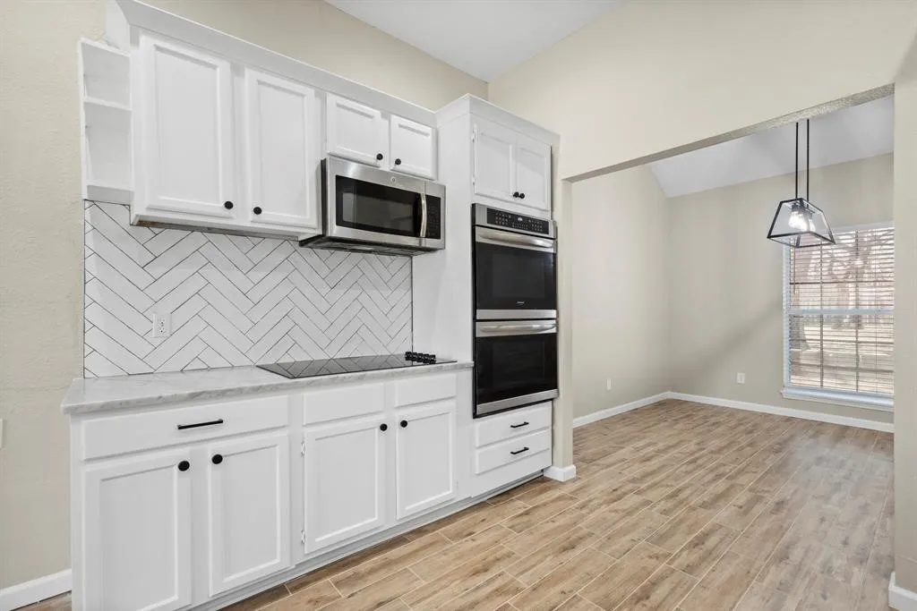 Single Family Residence For Sale in Tarrant County , 894 Tate Street, Mansfield, Texas 76063, 4 Bedroom, 4 Bathroom, 2 Garage spaces, 3,096 Sqft, built in 2002, mls#21384425, Real Estate Agent in Mansfield, Homes For Sale in Tarrant county, Homes For Sale in Mansfield, Realtor in Mansfield Texas, Real Estate Brokerage Independent Realty Texas, Luminita Cordes Realtor