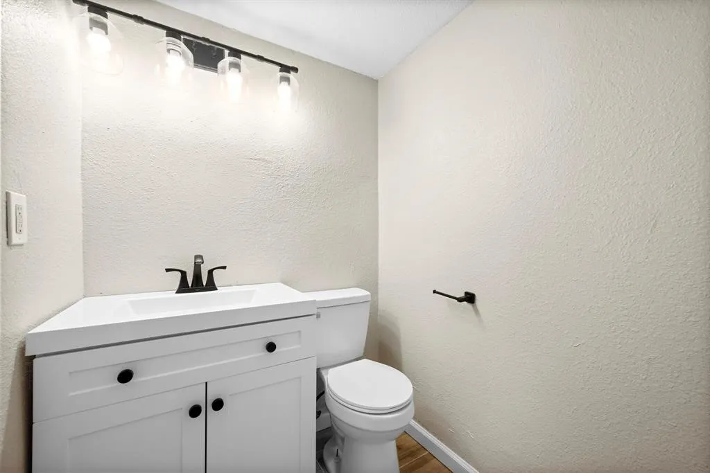 Single Family Residence For Sale in Tarrant County , 894 Tate Street, Mansfield, Texas 76063, 4 Bedroom, 4 Bathroom, 2 Garage spaces, 3,096 Sqft, built in 2002, mls#21384425, Real Estate Agent in Mansfield, Homes For Sale in Tarrant county, Homes For Sale in Mansfield, Realtor in Mansfield Texas, Real Estate Brokerage Independent Realty Texas, Luminita Cordes Realtor