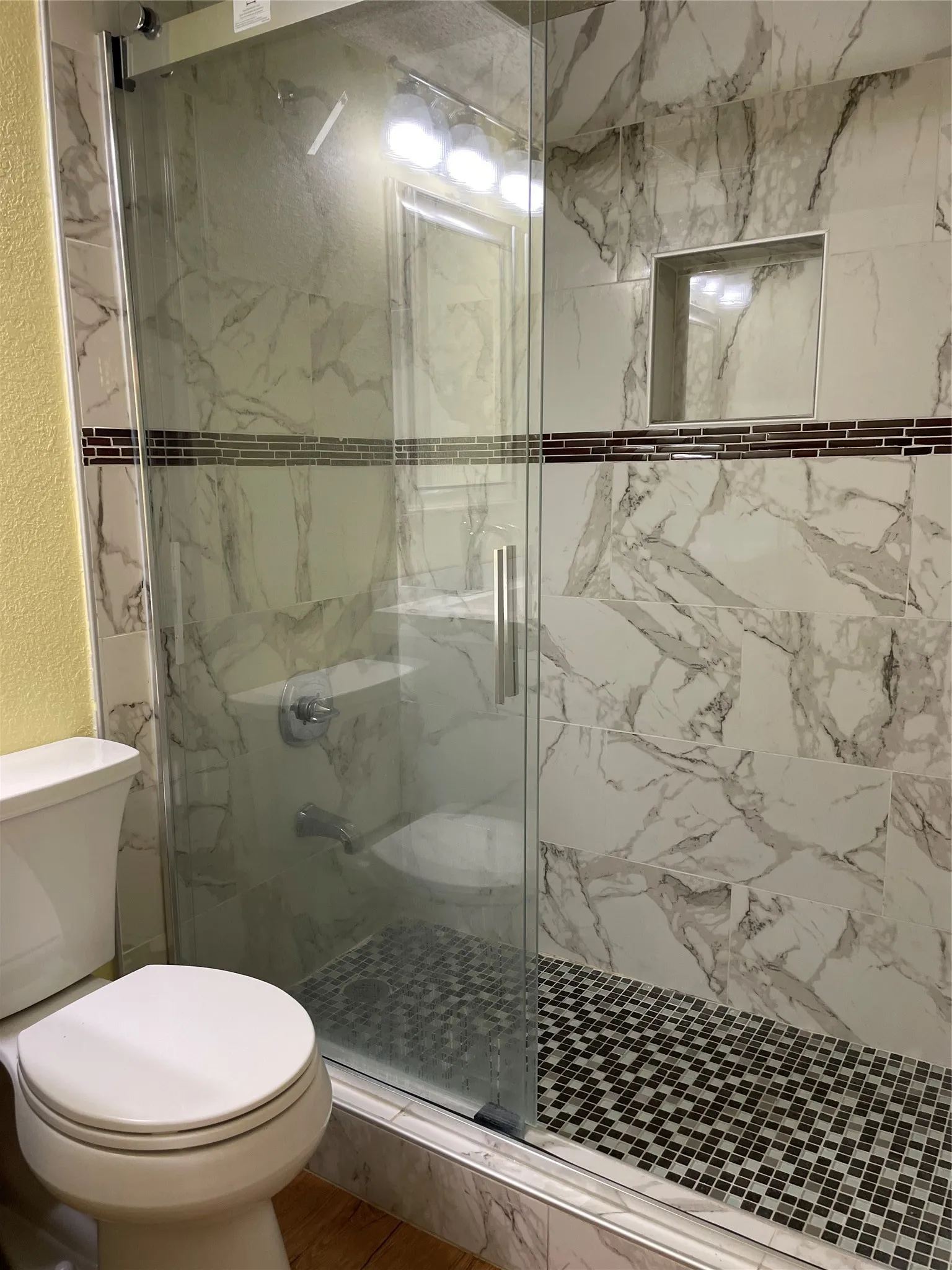 Single Family Residence For Rent in Dallas County , 2000 Ann Avenue, Carrollton, Texas 75006, 3 Bedroom, 2 Bathroom, Garage spaces, 1,538 Sqft, built in 1984, mls#21384471, Real Estate Agent in Carrollton, Homes For Rent in Dallas county, Homes For Rent in Carrollton, Realtor in Carrollton Texas, Real Estate Brokerage Independent Realty Texas, Luminita Cordes Realtor