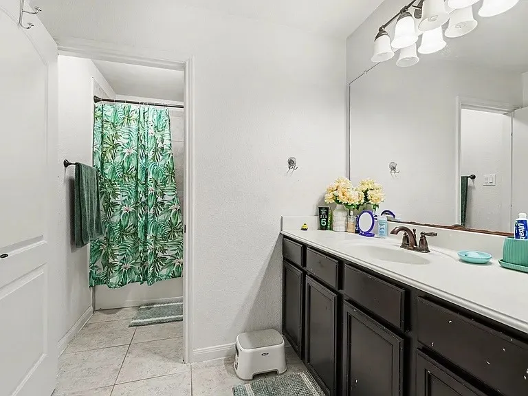 Single Family Residence For Rent in Collin County , 424 Winchester Drive, Celina, Texas 75009, 4 Bedroom, 3 Bathroom, 2 Garage spaces, 2,855 Sqft, built in 2015, mls#21384125, Real Estate Agent in Celina, Homes For Rent in Collin county, Homes For Rent in Celina, Realtor in Celina Texas, Real Estate Brokerage Independent Realty Texas, Luminita Cordes Realtor