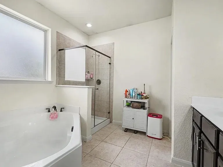 Single Family Residence For Rent in Collin County , 424 Winchester Drive, Celina, Texas 75009, 4 Bedroom, 3 Bathroom, 2 Garage spaces, 2,855 Sqft, built in 2015, mls#21384125, Real Estate Agent in Celina, Homes For Rent in Collin county, Homes For Rent in Celina, Realtor in Celina Texas, Real Estate Brokerage Independent Realty Texas, Luminita Cordes Realtor