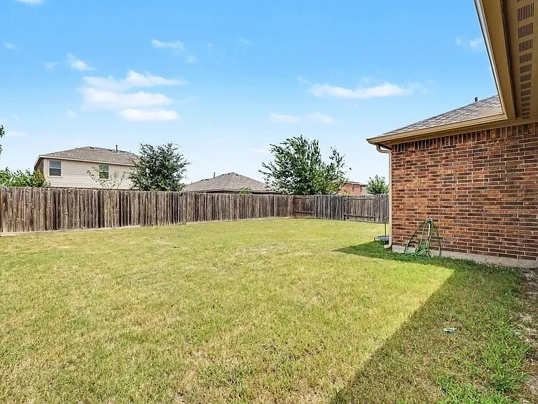 Single Family Residence For Rent in Collin County , 424 Winchester Drive, Celina, Texas 75009, 4 Bedroom, 3 Bathroom, 2 Garage spaces, 2,855 Sqft, built in 2015, mls#21384125, Real Estate Agent in Celina, Homes For Rent in Collin county, Homes For Rent in Celina, Realtor in Celina Texas, Real Estate Brokerage Independent Realty Texas, Luminita Cordes Realtor