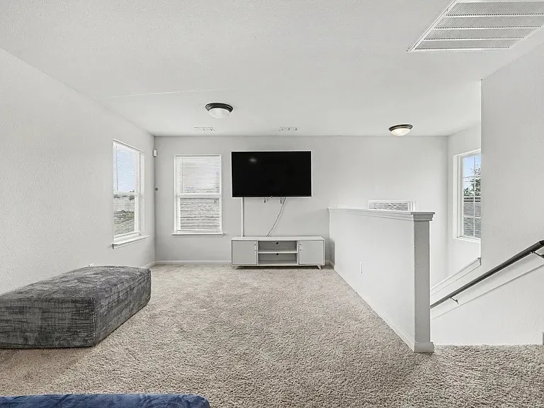 Single Family Residence For Rent in Collin County , 424 Winchester Drive, Celina, Texas 75009, 4 Bedroom, 3 Bathroom, 2 Garage spaces, 2,855 Sqft, built in 2015, mls#21384125, Real Estate Agent in Celina, Homes For Rent in Collin county, Homes For Rent in Celina, Realtor in Celina Texas, Real Estate Brokerage Independent Realty Texas, Luminita Cordes Realtor