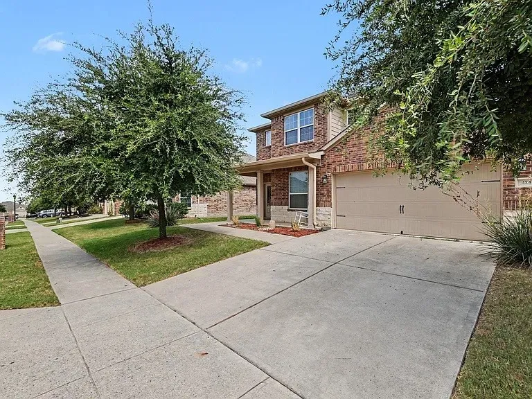 Single Family Residence For Rent in Collin County , 424 Winchester Drive, Celina, Texas 75009, 4 Bedroom, 3 Bathroom, 2 Garage spaces, 2,855 Sqft, built in 2015, mls#21384125, Real Estate Agent in Celina, Homes For Rent in Collin county, Homes For Rent in Celina, Realtor in Celina Texas, Real Estate Brokerage Independent Realty Texas, Luminita Cordes Realtor