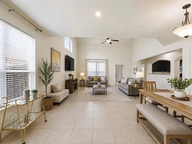 Single Family Residence For Rent in Collin County , 424 Winchester Drive, Celina, Texas 75009, 4 Bedroom, 3 Bathroom, 2 Garage spaces, 2,855 Sqft, built in 2015, mls#21384125, Real Estate Agent in Celina, Homes For Rent in Collin county, Homes For Rent in Celina, Realtor in Celina Texas, Real Estate Brokerage Independent Realty Texas, Luminita Cordes Realtor