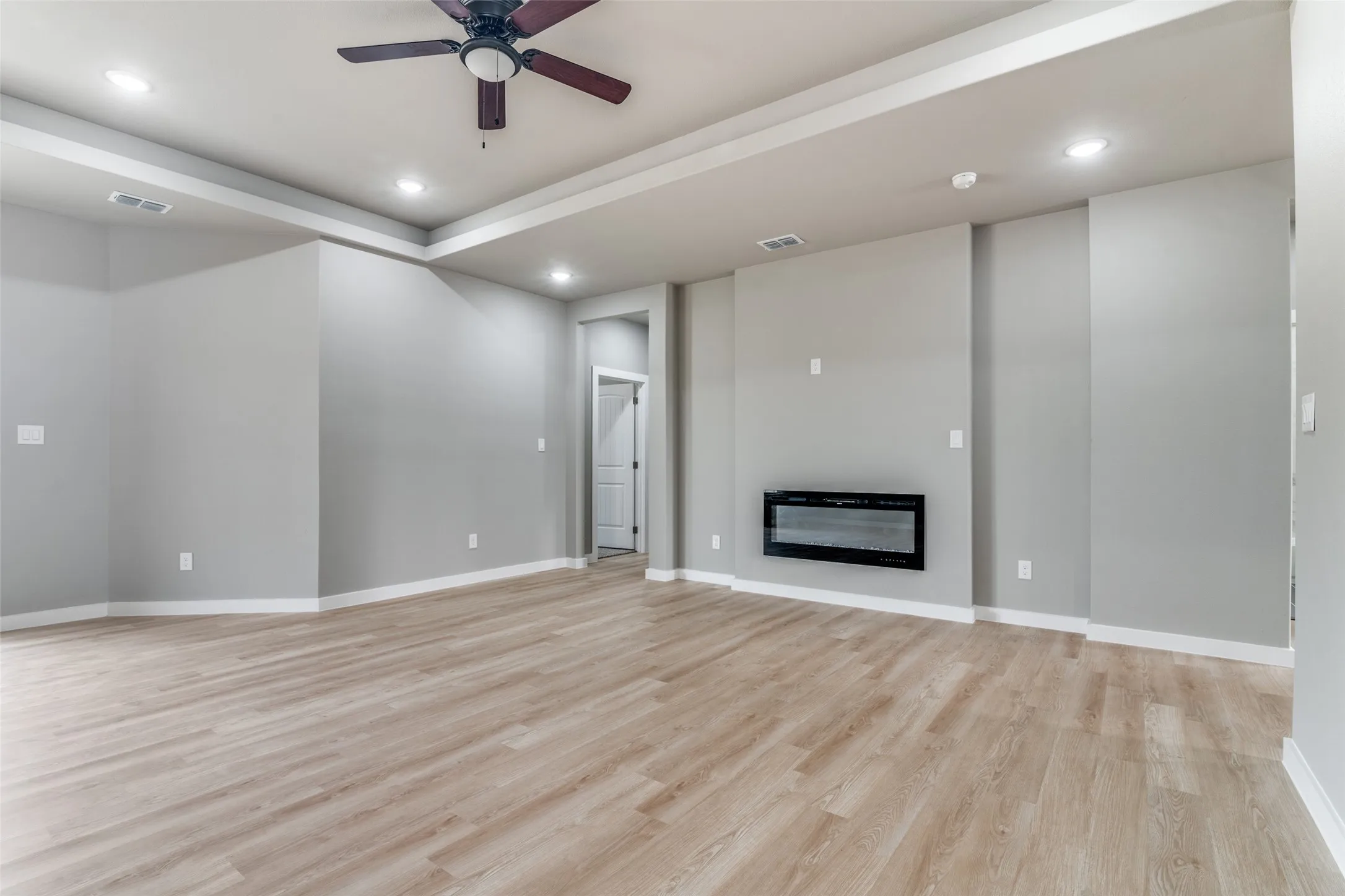 Single Family Residence For Sale in Henderson County , 107 Scenic Road, Trinidad, Texas 75163, 3 Bedroom, 2 Bathroom, 2 Garage spaces, 1,751 Sqft, built in 2026, mls#21384483, Real Estate Agent in Trinidad, Homes For Sale in Henderson county, Homes For Sale in Trinidad, Realtor in Trinidad Texas, Real Estate Brokerage Independent Realty Texas, Luminita Cordes Realtor