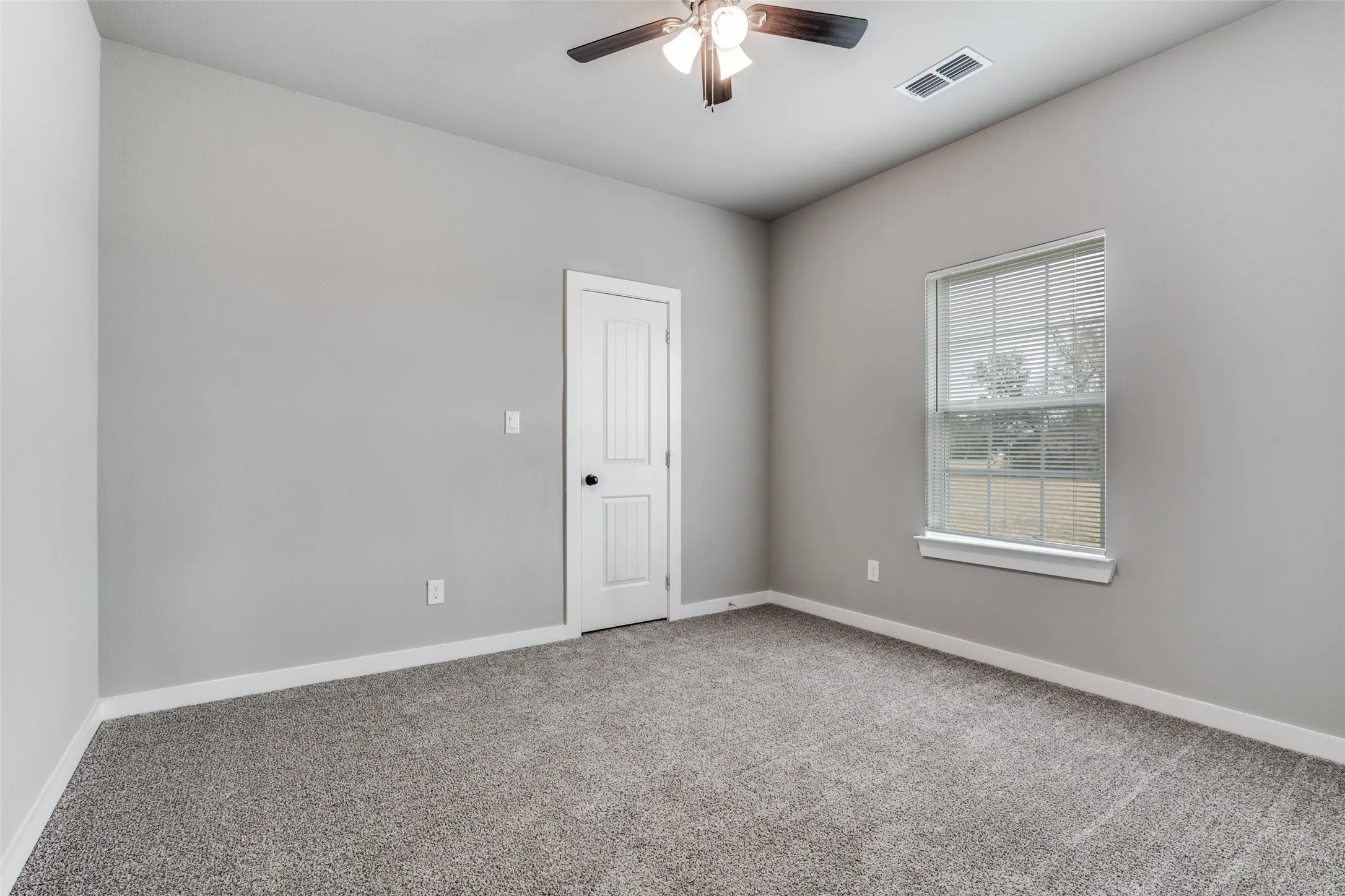 Single Family Residence For Sale in Henderson County , 107 Scenic Road, Trinidad, Texas 75163, 3 Bedroom, 2 Bathroom, 2 Garage spaces, 1,751 Sqft, built in 2026, mls#21384483, Real Estate Agent in Trinidad, Homes For Sale in Henderson county, Homes For Sale in Trinidad, Realtor in Trinidad Texas, Real Estate Brokerage Independent Realty Texas, Luminita Cordes Realtor
