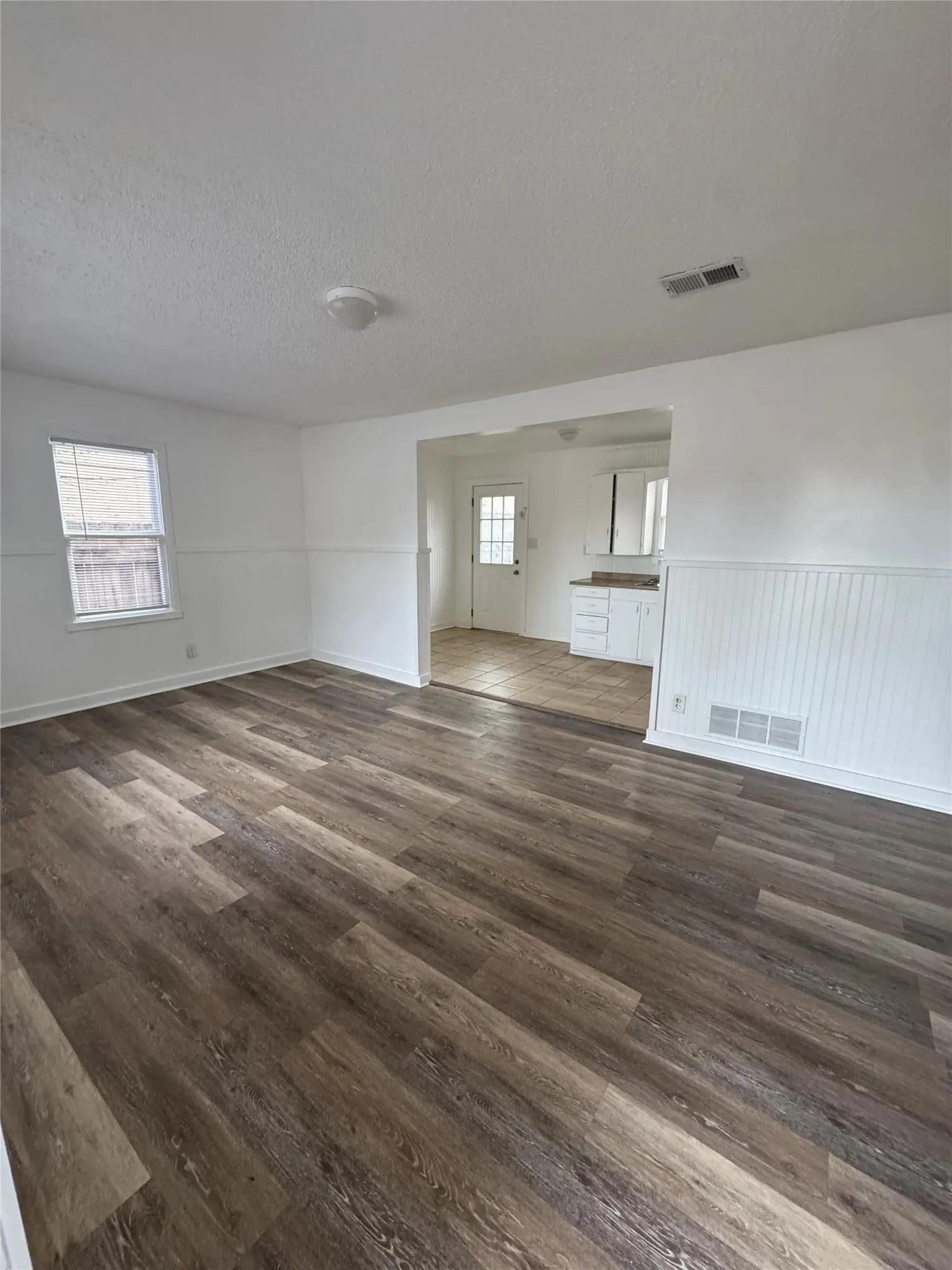 Single Family Residence For Rent in Taylor County , 703 Ash Street, Merkel, Texas 79601, 2 Bedroom, 1 Bathroom, Garage spaces, 720 Sqft, built in 1940, mls#21384484, Real Estate Agent in Merkel, Homes For Rent in Taylor county, Homes For Rent in Merkel, Realtor in Merkel Texas, Real Estate Brokerage Independent Realty Texas, Luminita Cordes Realtor