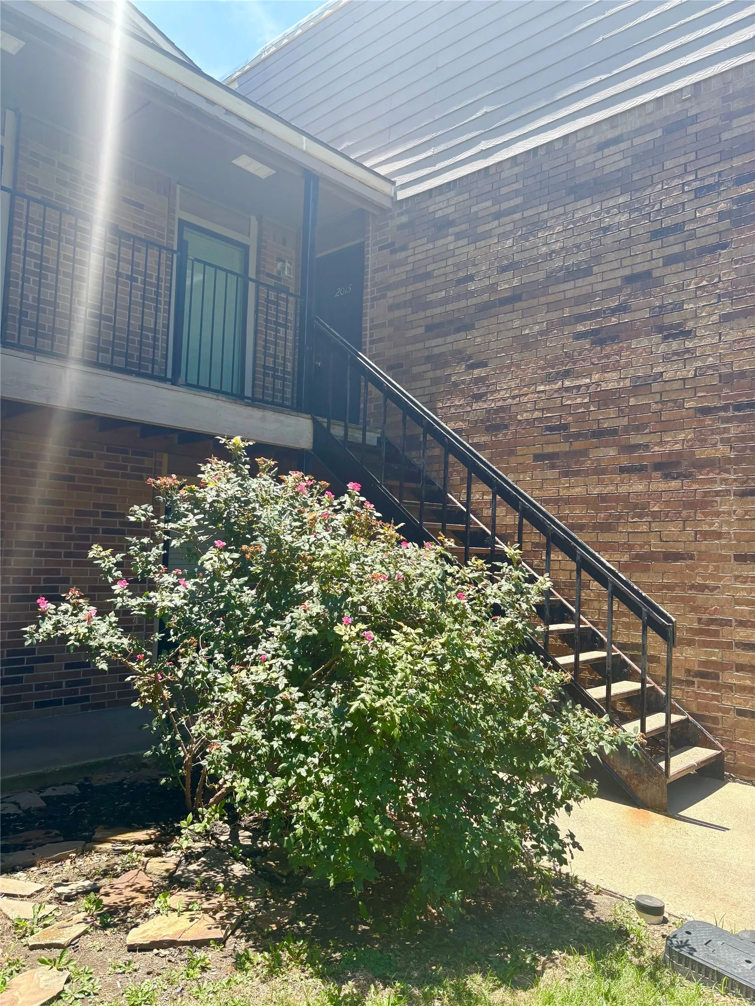 Condominium For Rent in Dallas County , 8109 Skillman Street 2015, Dallas, Texas 75231, 3 Bedroom, 2 Bathroom, Garage spaces, 1,205 Sqft, built in 1981, mls#21360804, Real Estate Agent in Dallas, Homes For Rent in Dallas county, Homes For Rent in Dallas, Realtor in Dallas Texas, Real Estate Brokerage Independent Realty Texas, Luminita Cordes Realtor