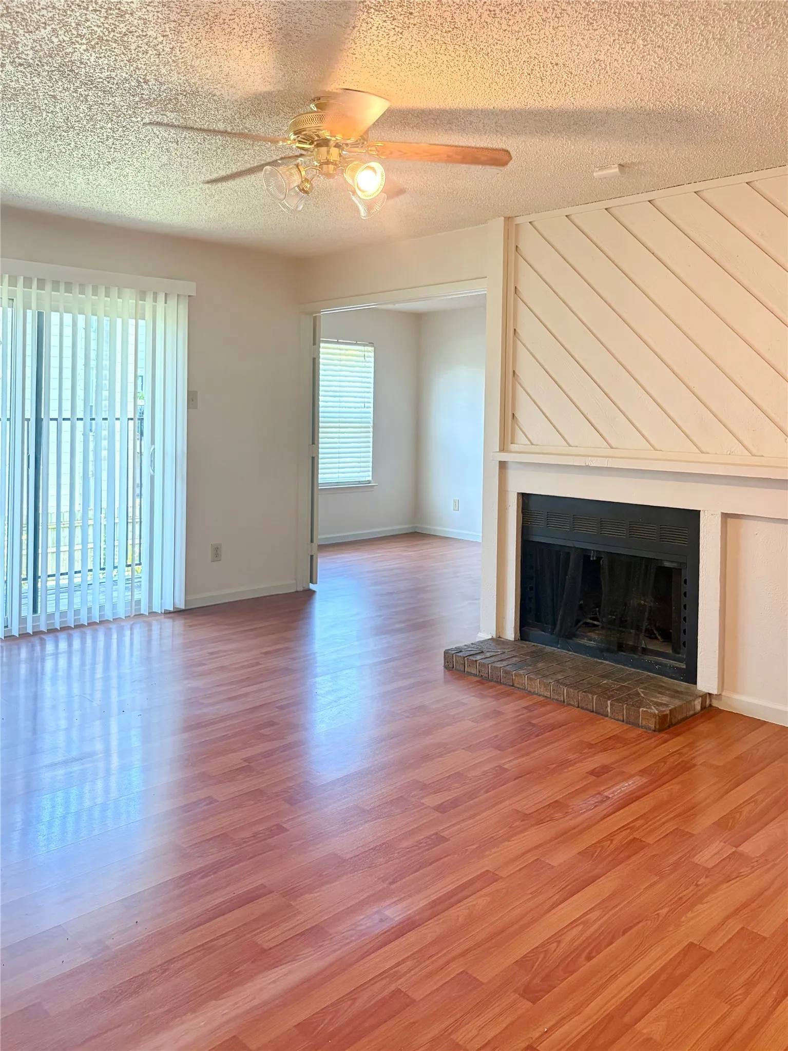 Condominium For Rent in Dallas County , 8109 Skillman Street 2015, Dallas, Texas 75231, 3 Bedroom, 2 Bathroom, Garage spaces, 1,205 Sqft, built in 1981, mls#21360804, Real Estate Agent in Dallas, Homes For Rent in Dallas county, Homes For Rent in Dallas, Realtor in Dallas Texas, Real Estate Brokerage Independent Realty Texas, Luminita Cordes Realtor