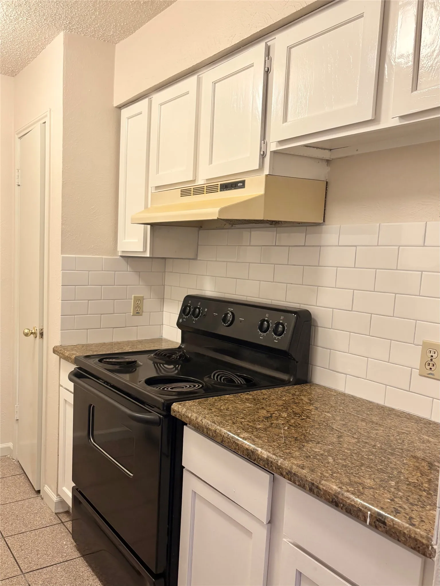 Condominium For Rent in Dallas County , 8109 Skillman Street 2015, Dallas, Texas 75231, 3 Bedroom, 2 Bathroom, Garage spaces, 1,205 Sqft, built in 1981, mls#21360804, Real Estate Agent in Dallas, Homes For Rent in Dallas county, Homes For Rent in Dallas, Realtor in Dallas Texas, Real Estate Brokerage Independent Realty Texas, Luminita Cordes Realtor