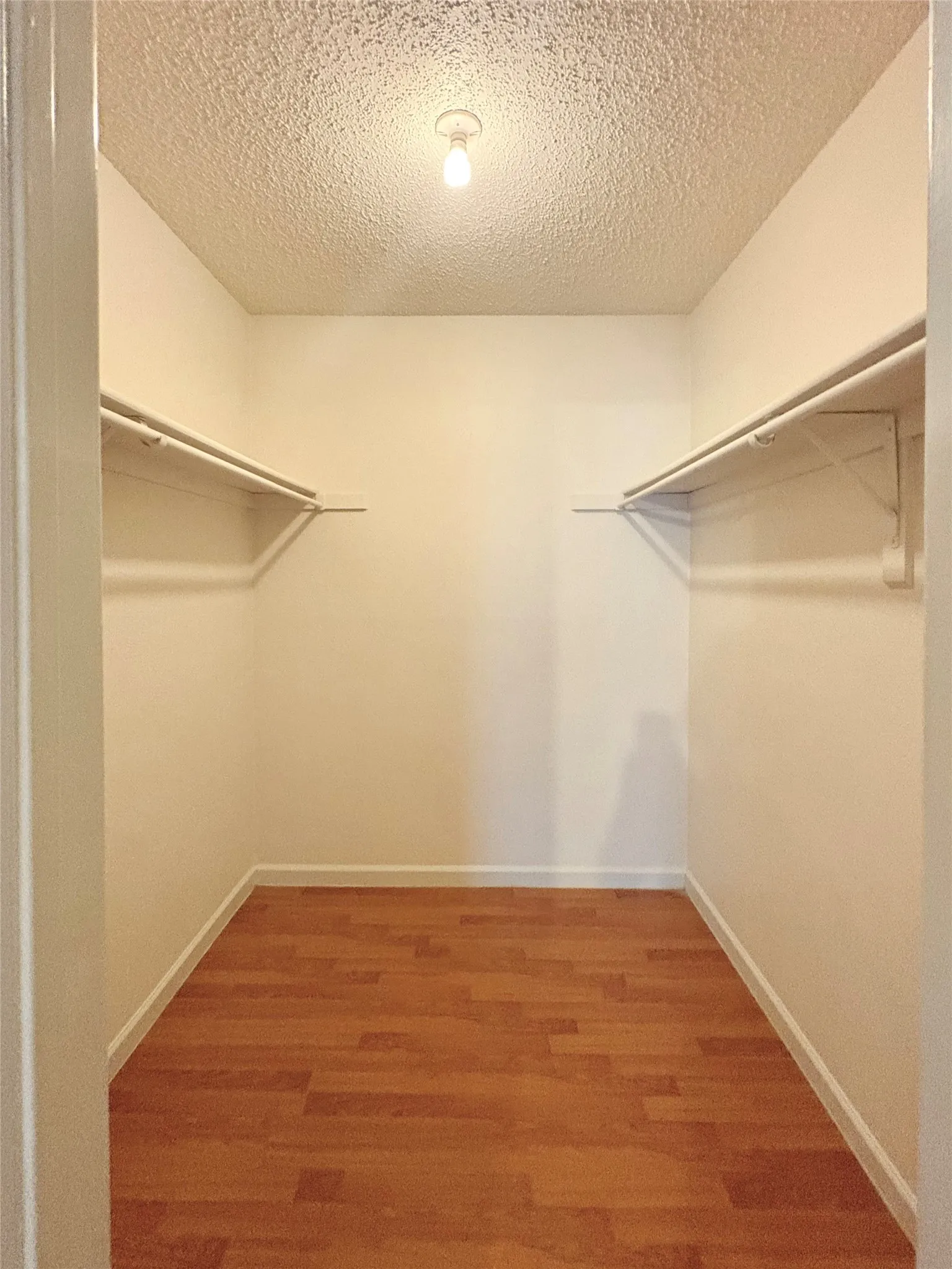 Condominium For Rent in Dallas County , 8109 Skillman Street 2015, Dallas, Texas 75231, 3 Bedroom, 2 Bathroom, Garage spaces, 1,205 Sqft, built in 1981, mls#21360804, Real Estate Agent in Dallas, Homes For Rent in Dallas county, Homes For Rent in Dallas, Realtor in Dallas Texas, Real Estate Brokerage Independent Realty Texas, Luminita Cordes Realtor