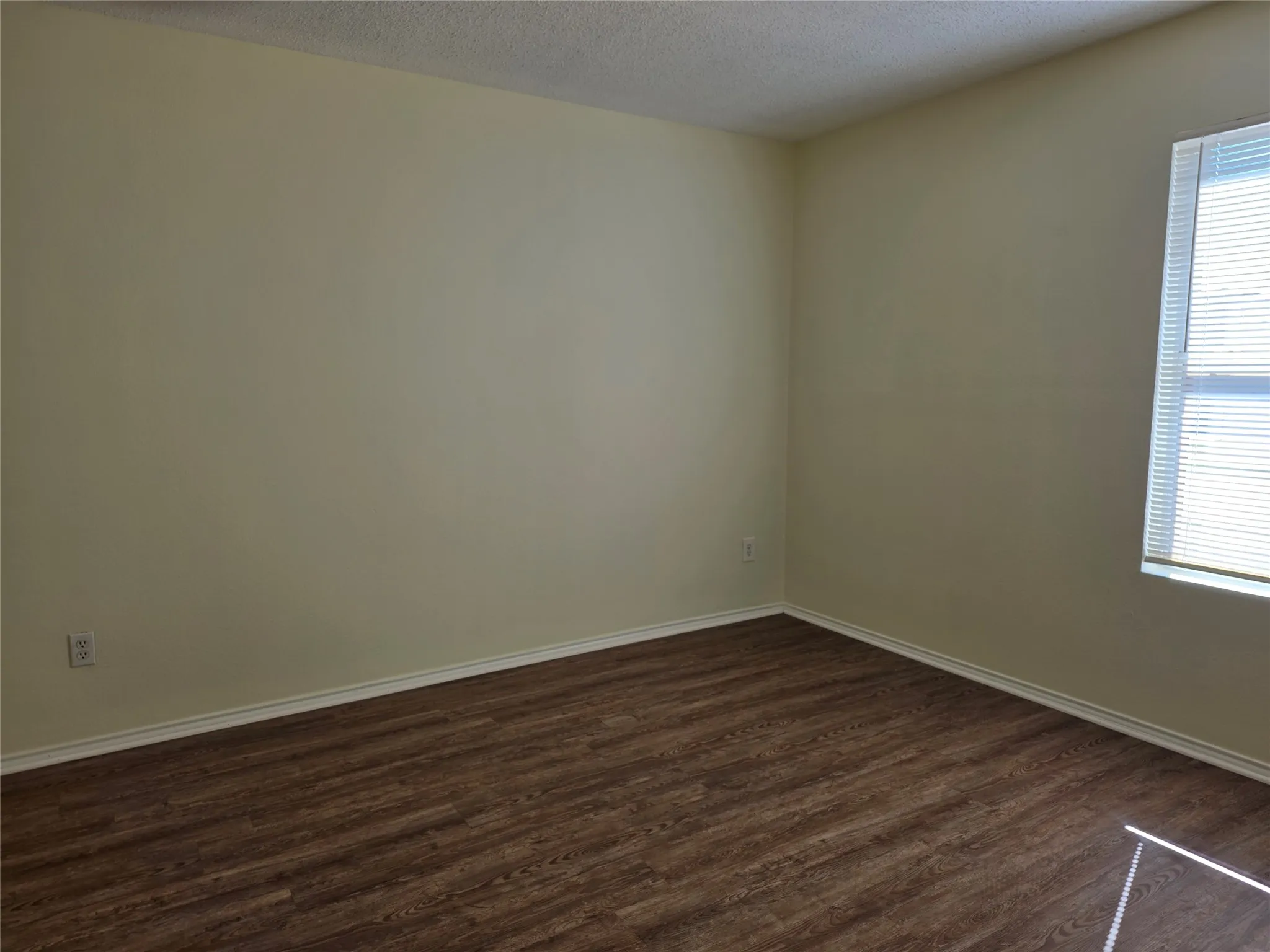 Single Family Residence For Rent in Kaufman County , 1803 Northridge Drive, Terrell, Texas 75160, 4 Bedroom, 2 Bathroom, 2 Garage spaces, 1,744 Sqft, built in 2006, mls#21384399, Real Estate Agent in Terrell, Homes For Rent in Kaufman county, Homes For Rent in Terrell, Realtor in Terrell Texas, Real Estate Brokerage Independent Realty Texas, Luminita Cordes Realtor