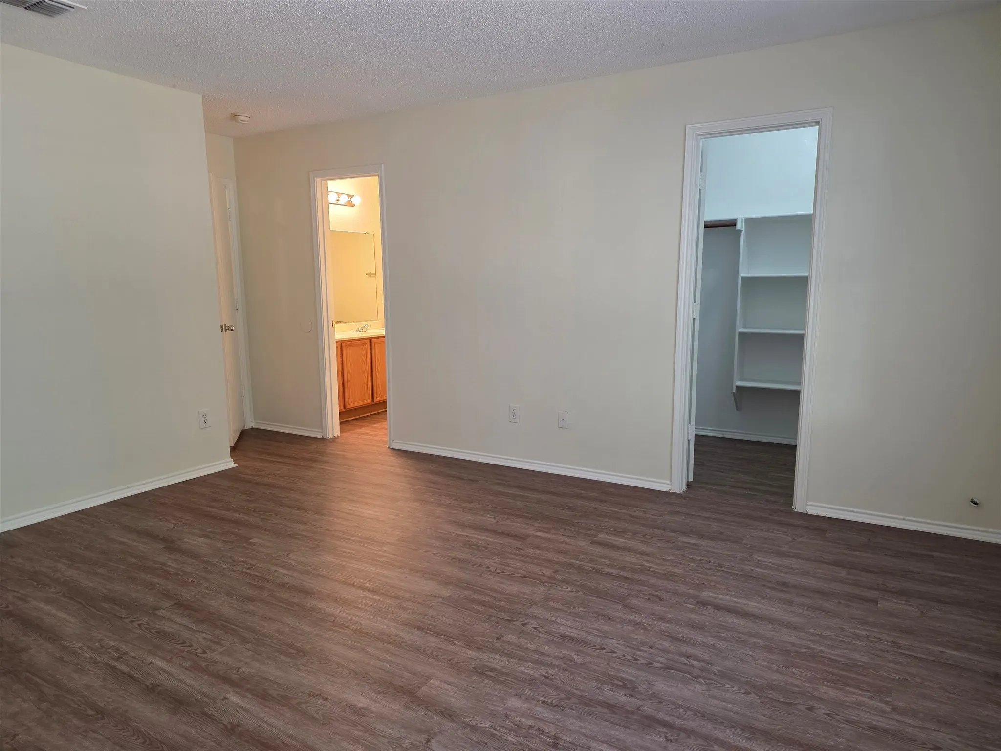 Single Family Residence For Rent in Kaufman County , 1803 Northridge Drive, Terrell, Texas 75160, 4 Bedroom, 2 Bathroom, 2 Garage spaces, 1,744 Sqft, built in 2006, mls#21384399, Real Estate Agent in Terrell, Homes For Rent in Kaufman county, Homes For Rent in Terrell, Realtor in Terrell Texas, Real Estate Brokerage Independent Realty Texas, Luminita Cordes Realtor