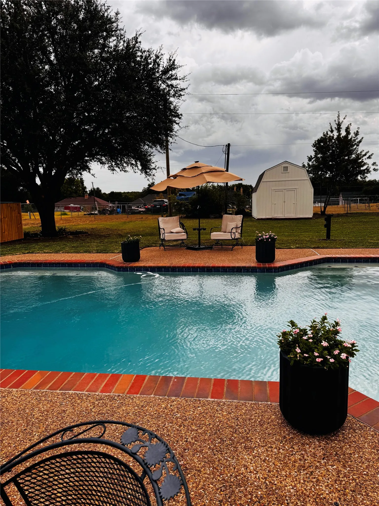 Single Family Residence For Sale in Ellis County , 709 Hollingsworth Lane, Red Oak, Texas 75154, 4 Bedroom, 3 Bathroom, 3 Garage spaces, 2,200 Sqft, built in 1996, mls#21384294, Real Estate Agent in Red Oak, Homes For Sale in Ellis county, Homes For Sale in Red Oak, Realtor in Red Oak Texas, Real Estate Brokerage Independent Realty Texas, Luminita Cordes Realtor