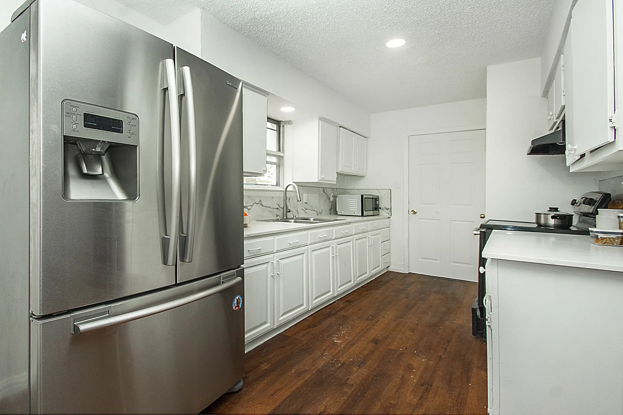 Single Family Residence For Sale in Dallas County , 1113 Trellis Drive, Garland, Texas 75040, 4 Bedroom, 2 Bathroom, 1 Garage spaces, 1,204 Sqft, built in 1963, mls#21384487, Real Estate Agent in Garland, Homes For Sale in Dallas county, Homes For Sale in Garland, Realtor in Garland Texas, Real Estate Brokerage Independent Realty Texas, Luminita Cordes Realtor