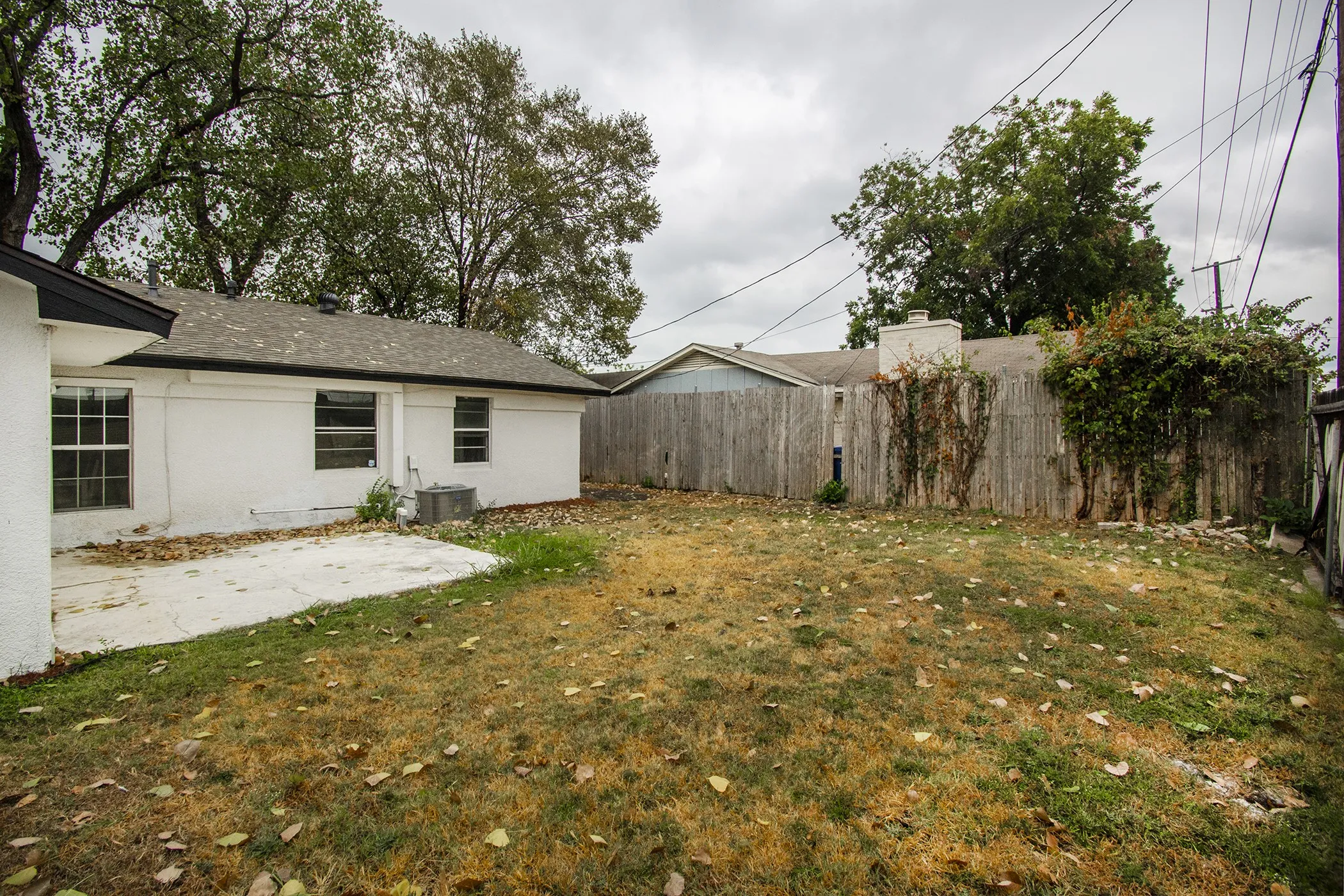 Single Family Residence For Sale in Dallas County , 1113 Trellis Drive, Garland, Texas 75040, 4 Bedroom, 2 Bathroom, 1 Garage spaces, 1,204 Sqft, built in 1963, mls#21384487, Real Estate Agent in Garland, Homes For Sale in Dallas county, Homes For Sale in Garland, Realtor in Garland Texas, Real Estate Brokerage Independent Realty Texas, Luminita Cordes Realtor