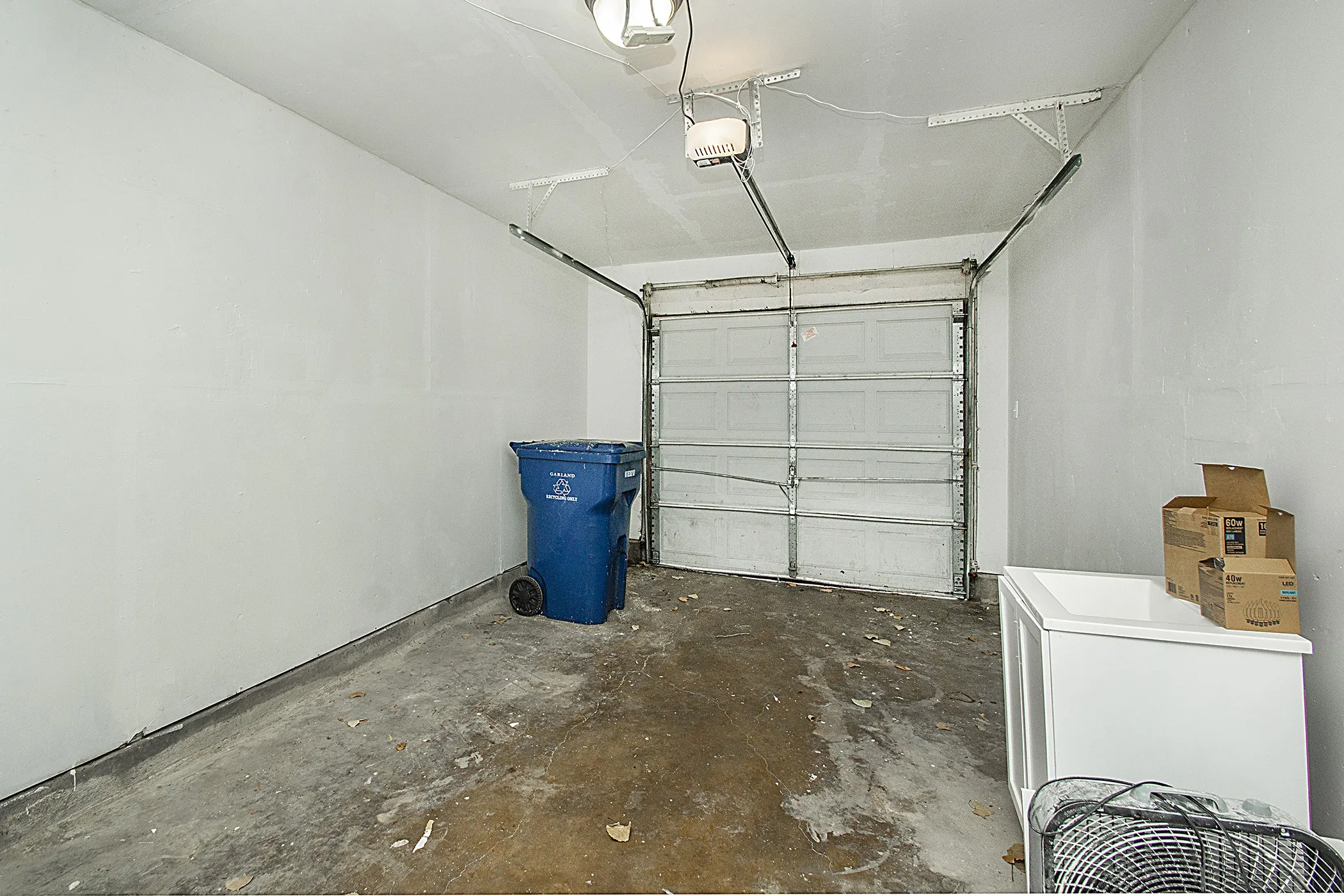 Single Family Residence For Sale in Dallas County , 1113 Trellis Drive, Garland, Texas 75040, 4 Bedroom, 2 Bathroom, 1 Garage spaces, 1,204 Sqft, built in 1963, mls#21384487, Real Estate Agent in Garland, Homes For Sale in Dallas county, Homes For Sale in Garland, Realtor in Garland Texas, Real Estate Brokerage Independent Realty Texas, Luminita Cordes Realtor