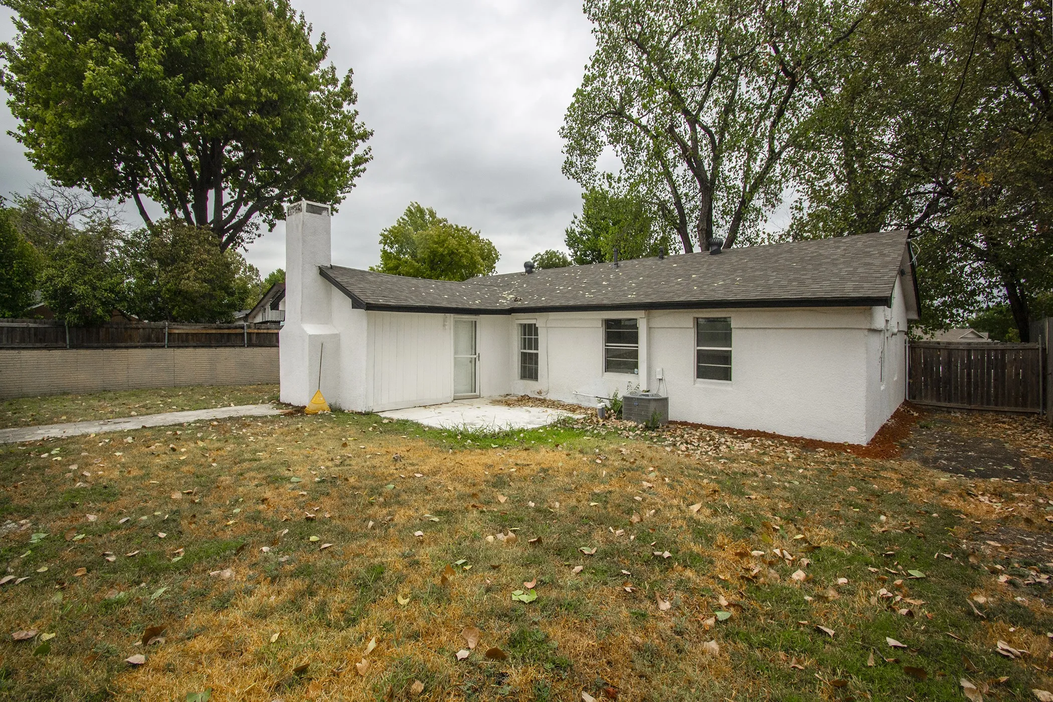 Single Family Residence For Sale in Dallas County , 1113 Trellis Drive, Garland, Texas 75040, 4 Bedroom, 2 Bathroom, 1 Garage spaces, 1,204 Sqft, built in 1963, mls#21384487, Real Estate Agent in Garland, Homes For Sale in Dallas county, Homes For Sale in Garland, Realtor in Garland Texas, Real Estate Brokerage Independent Realty Texas, Luminita Cordes Realtor