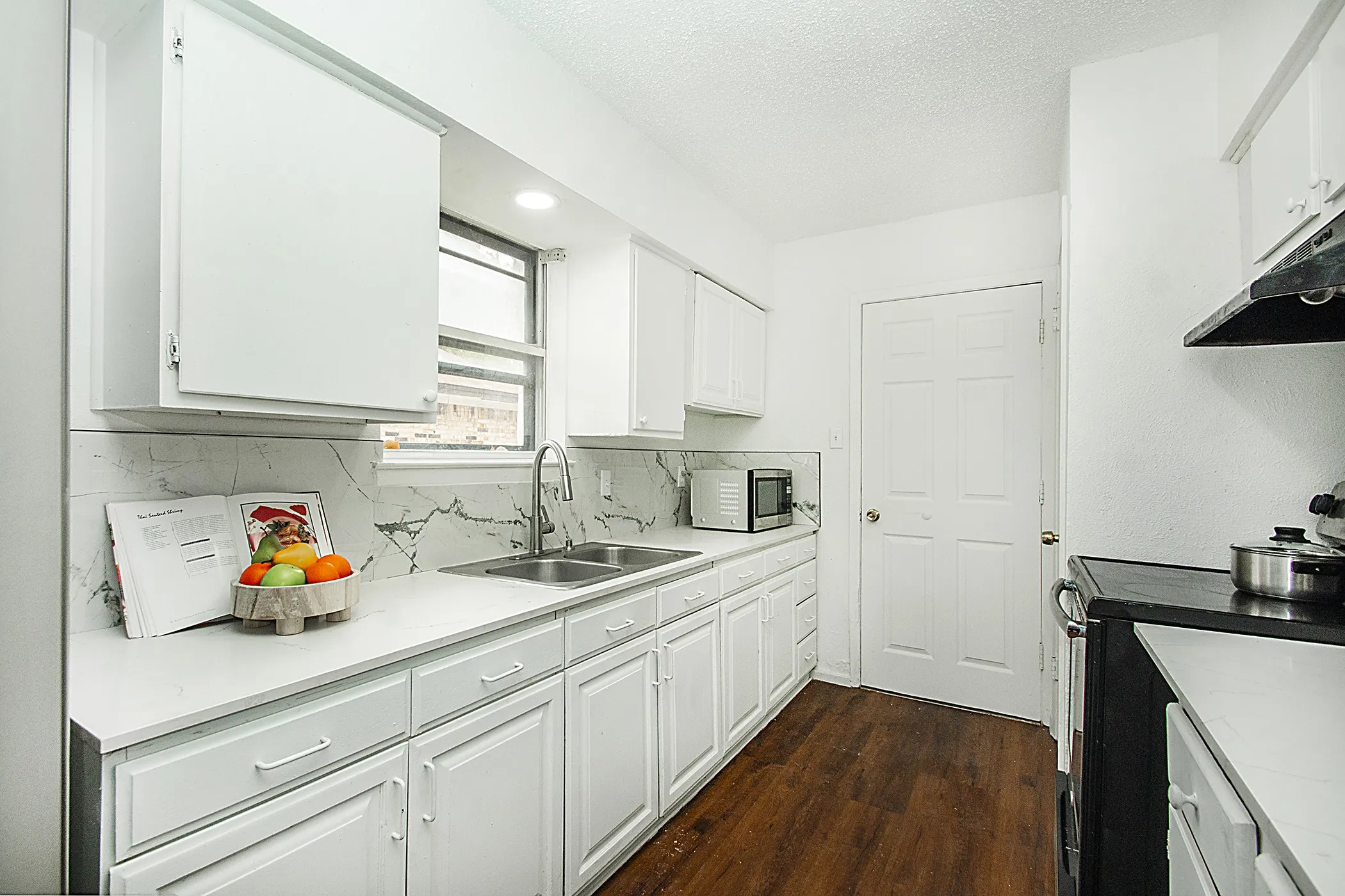 Single Family Residence For Sale in Dallas County , 1113 Trellis Drive, Garland, Texas 75040, 4 Bedroom, 2 Bathroom, 1 Garage spaces, 1,204 Sqft, built in 1963, mls#21384487, Real Estate Agent in Garland, Homes For Sale in Dallas county, Homes For Sale in Garland, Realtor in Garland Texas, Real Estate Brokerage Independent Realty Texas, Luminita Cordes Realtor