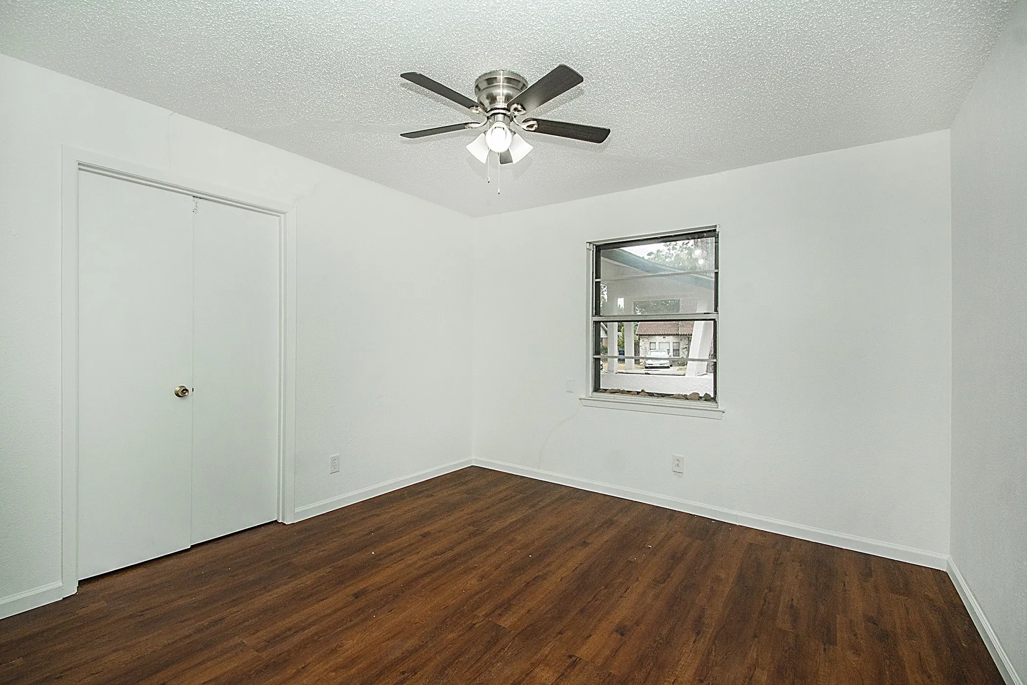Single Family Residence For Sale in Dallas County , 1113 Trellis Drive, Garland, Texas 75040, 4 Bedroom, 2 Bathroom, 1 Garage spaces, 1,204 Sqft, built in 1963, mls#21384487, Real Estate Agent in Garland, Homes For Sale in Dallas county, Homes For Sale in Garland, Realtor in Garland Texas, Real Estate Brokerage Independent Realty Texas, Luminita Cordes Realtor