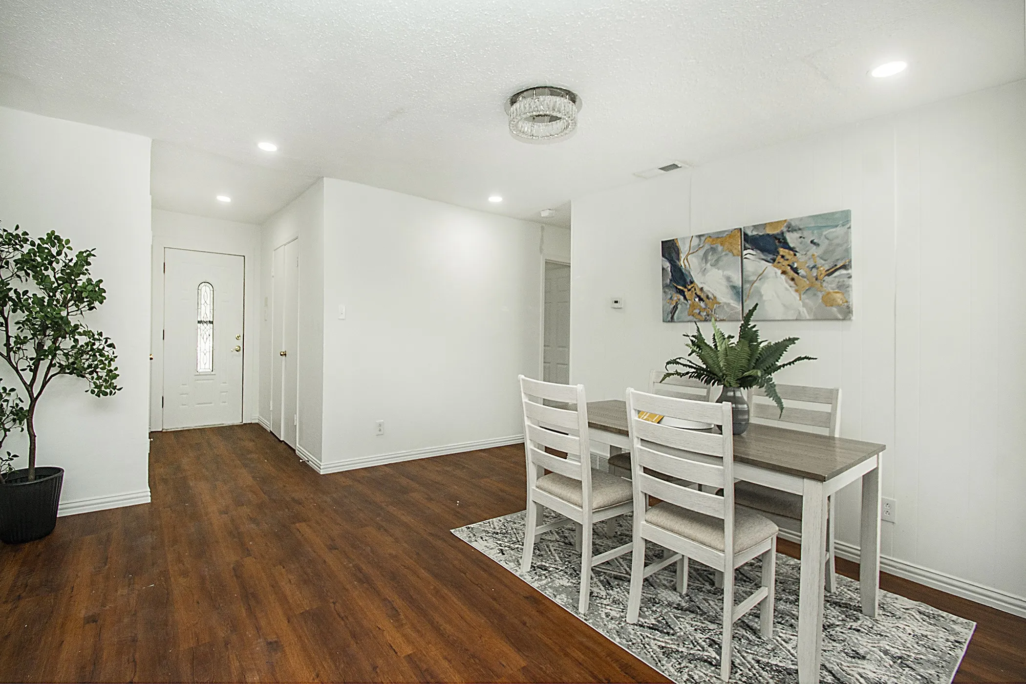 Single Family Residence For Sale in Dallas County , 1113 Trellis Drive, Garland, Texas 75040, 4 Bedroom, 2 Bathroom, 1 Garage spaces, 1,204 Sqft, built in 1963, mls#21384487, Real Estate Agent in Garland, Homes For Sale in Dallas county, Homes For Sale in Garland, Realtor in Garland Texas, Real Estate Brokerage Independent Realty Texas, Luminita Cordes Realtor