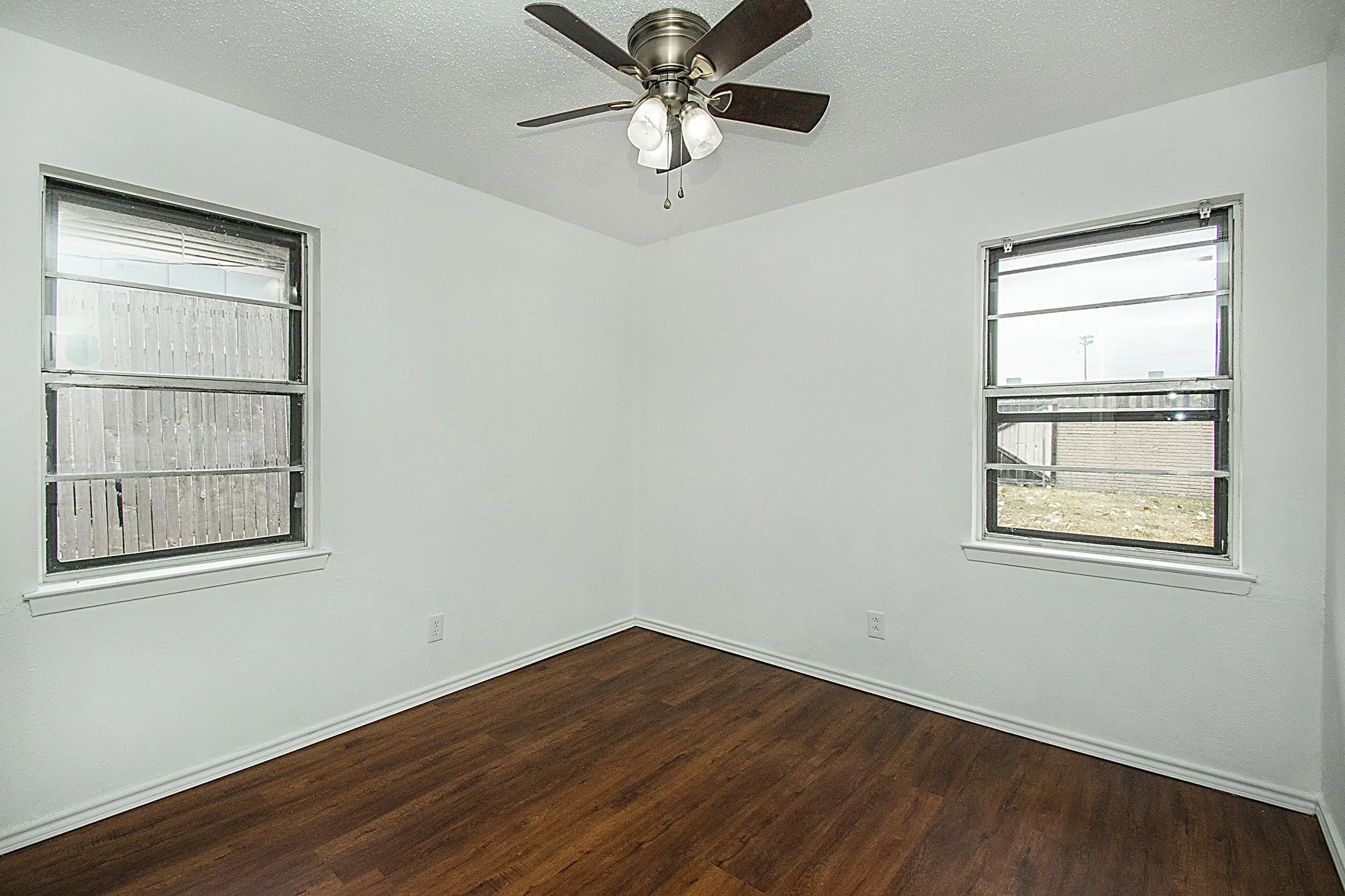 Single Family Residence For Sale in Dallas County , 1113 Trellis Drive, Garland, Texas 75040, 4 Bedroom, 2 Bathroom, 1 Garage spaces, 1,204 Sqft, built in 1963, mls#21384487, Real Estate Agent in Garland, Homes For Sale in Dallas county, Homes For Sale in Garland, Realtor in Garland Texas, Real Estate Brokerage Independent Realty Texas, Luminita Cordes Realtor