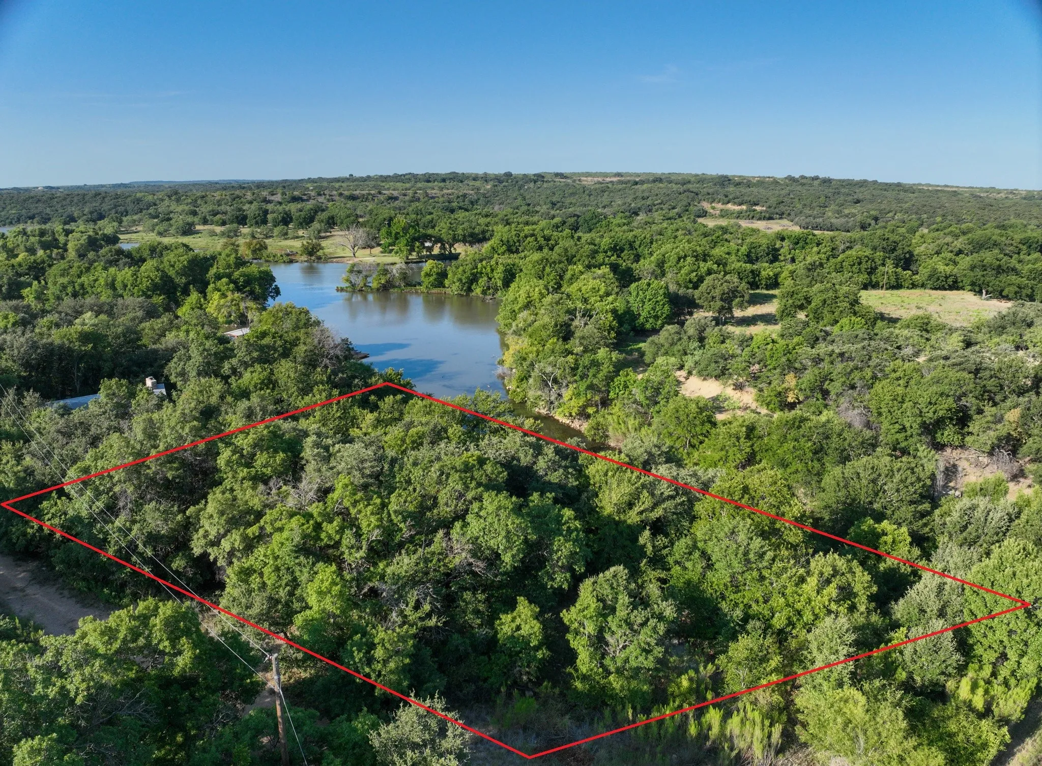 Foliage and Water levels are not guaranteed and may vary with drought and weather conditions. Lot lines are estimates.