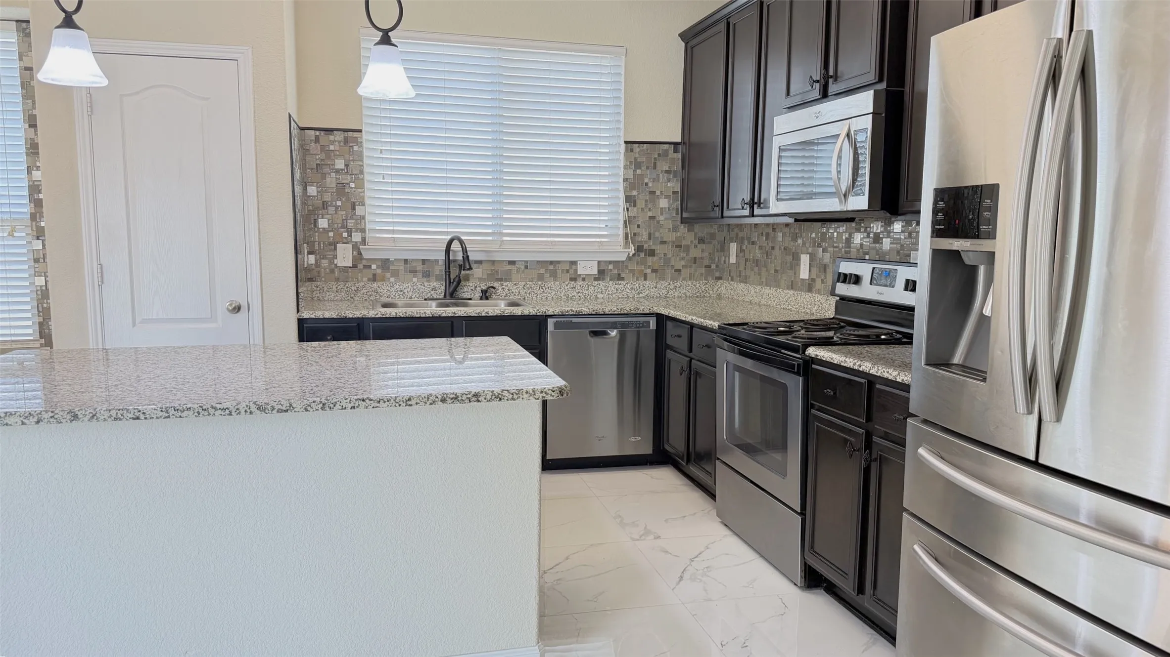 Single Family Residence For Rent in Denton County , 1049 Marietta Lane, Aubrey, Texas 76227, 4 Bedroom, 3 Bathroom, 2 Garage spaces, 2,058 Sqft, built in 2015, mls#21384460, Real Estate Agent in Aubrey, Homes For Rent in Denton county, Homes For Rent in Aubrey, Realtor in Aubrey Texas, Real Estate Brokerage Independent Realty Texas, Luminita Cordes Realtor
